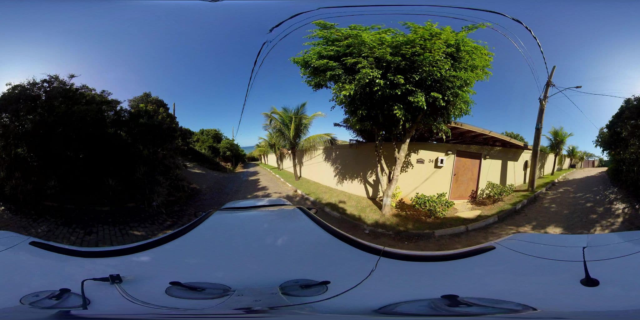 Street view near Casa Royal Turquesa, Armação dos Búzios — © 360 (CC BY-SA · Mapillary)