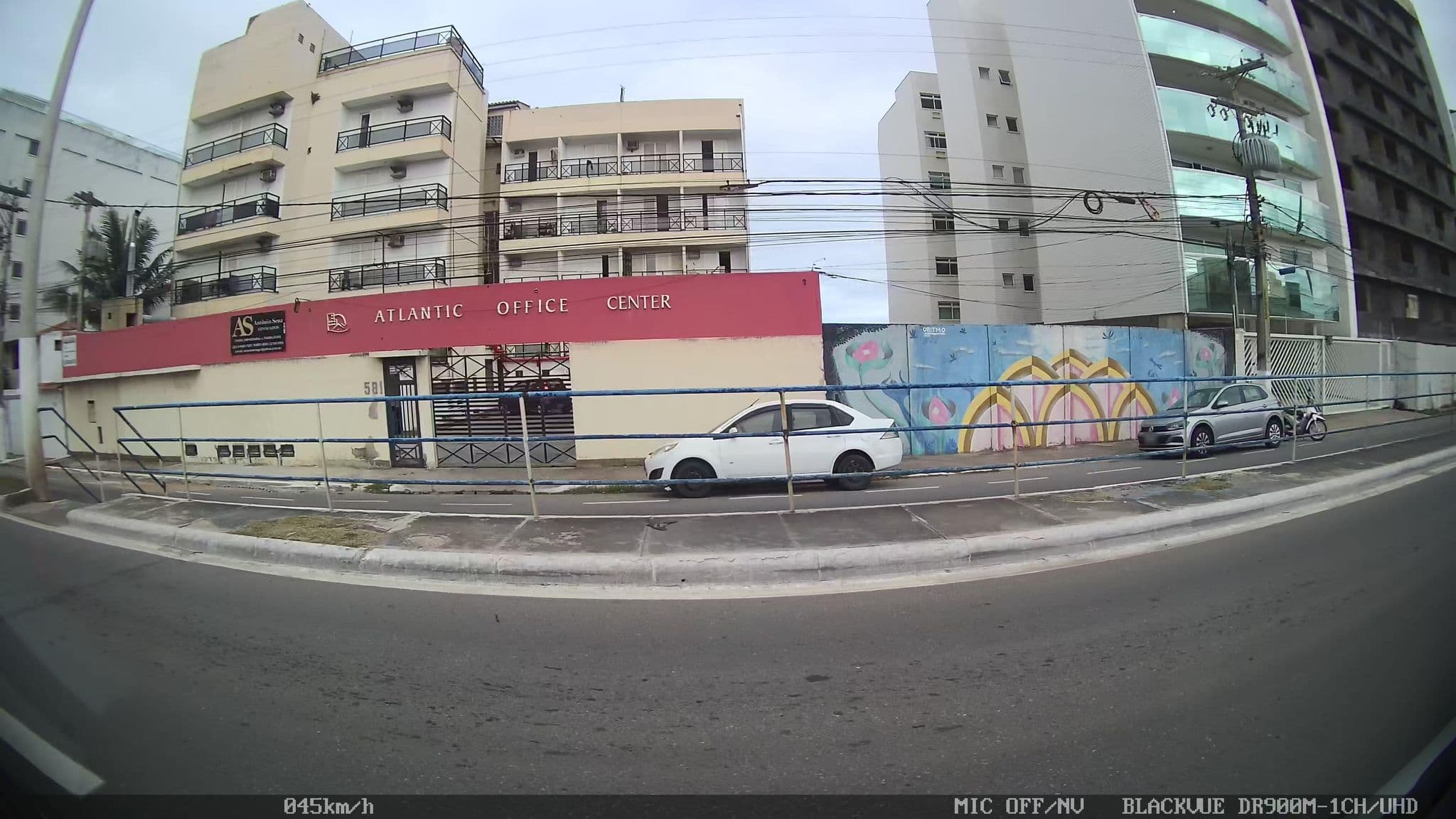 Street view near Hotel Abusos Tropicais, Macaé — © kaart_2 (CC BY-SA · Mapillary)
