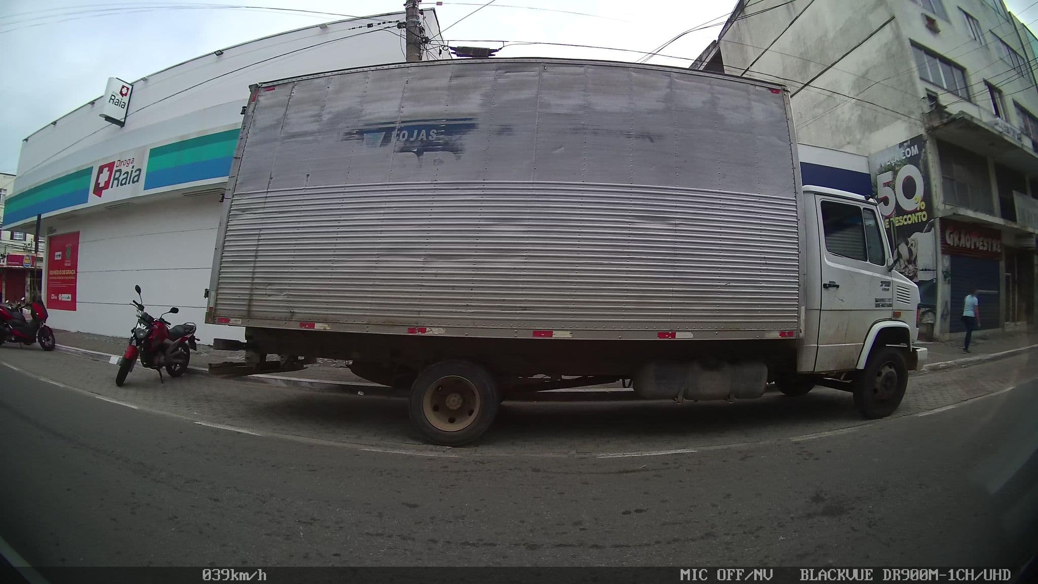 Street view near Pousada Nova, Macaé — © kaart_2 (CC BY-SA · Mapillary)