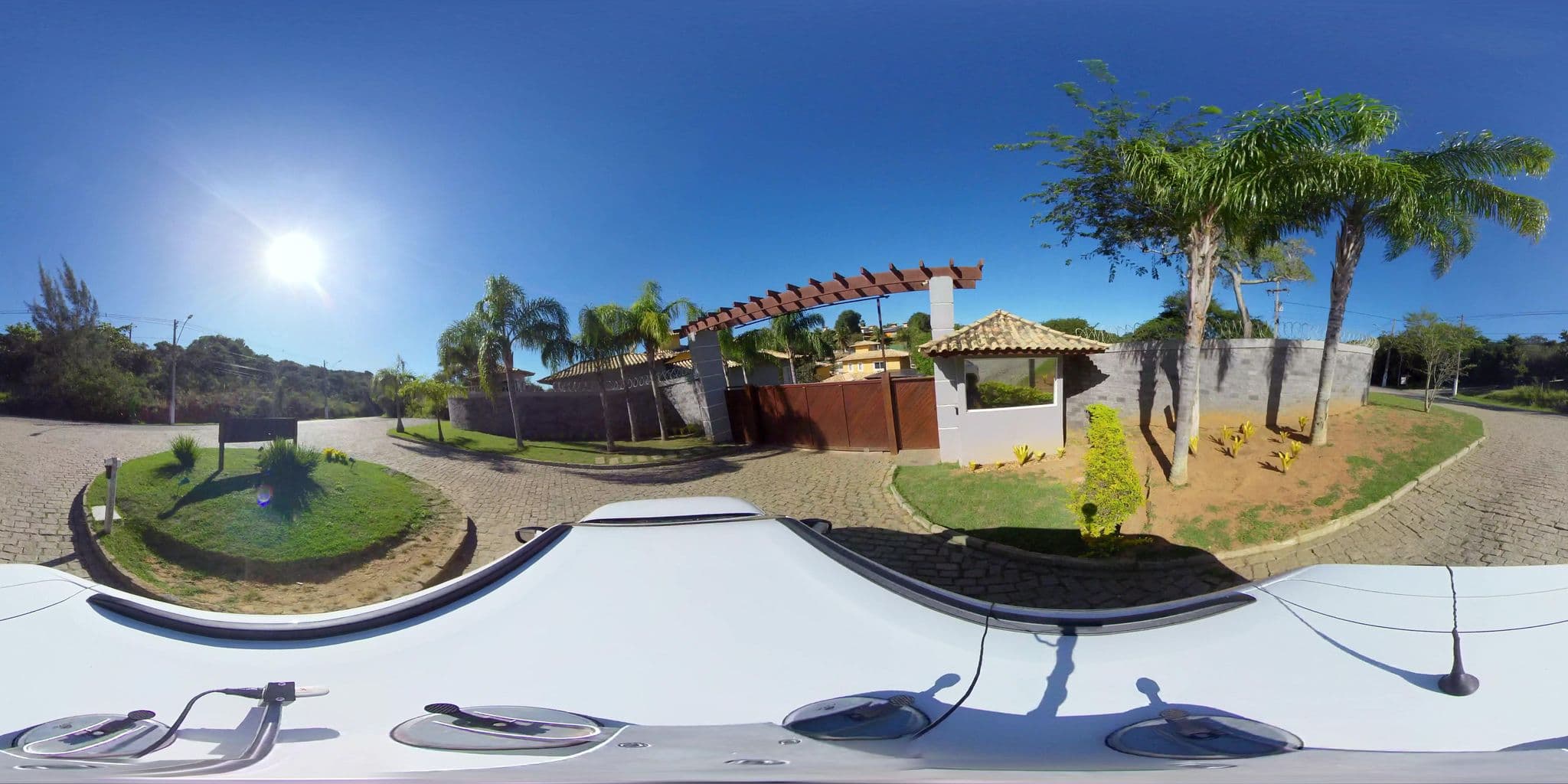 Street view near Guest House Dei Fiori, Armação dos Búzios — © 360 (CC BY-SA · Mapillary)