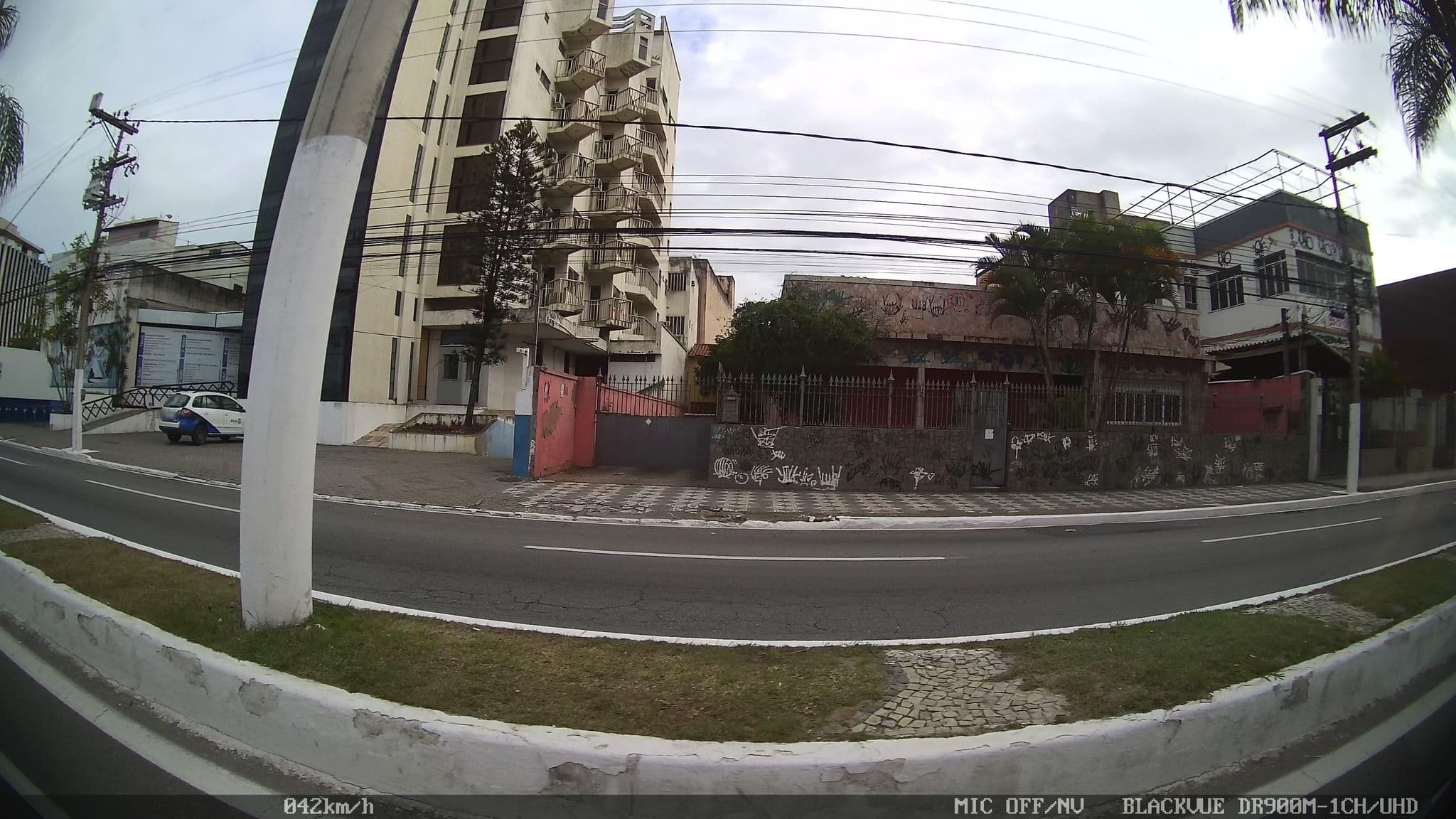 Street view near Hotel Ouro Negro, Macaé — © kaart_2 (CC BY-SA · Mapillary)