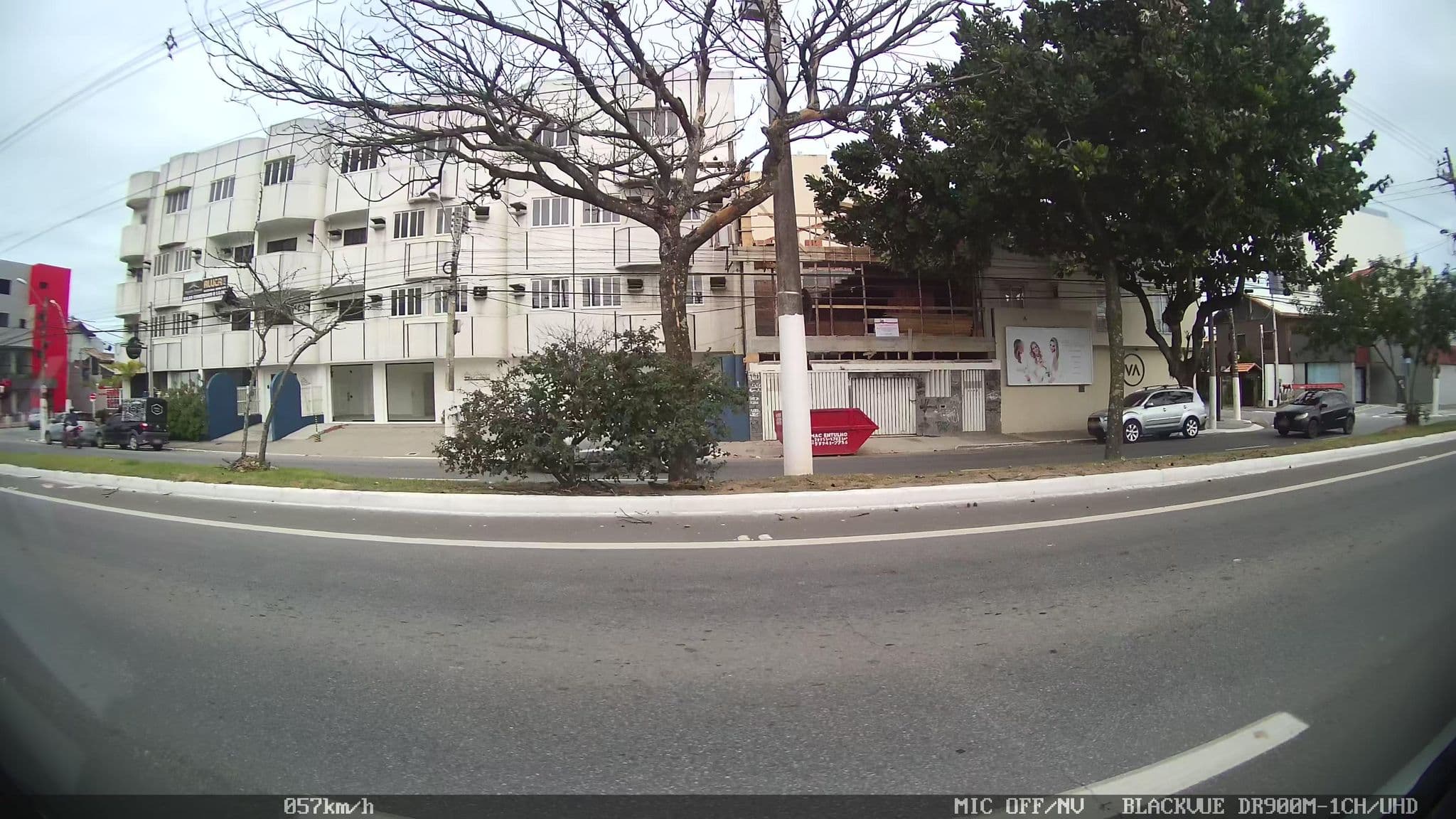 Street view near Pousada Caravelas, Macaé — © kaart_2 (CC BY-SA · Mapillary)