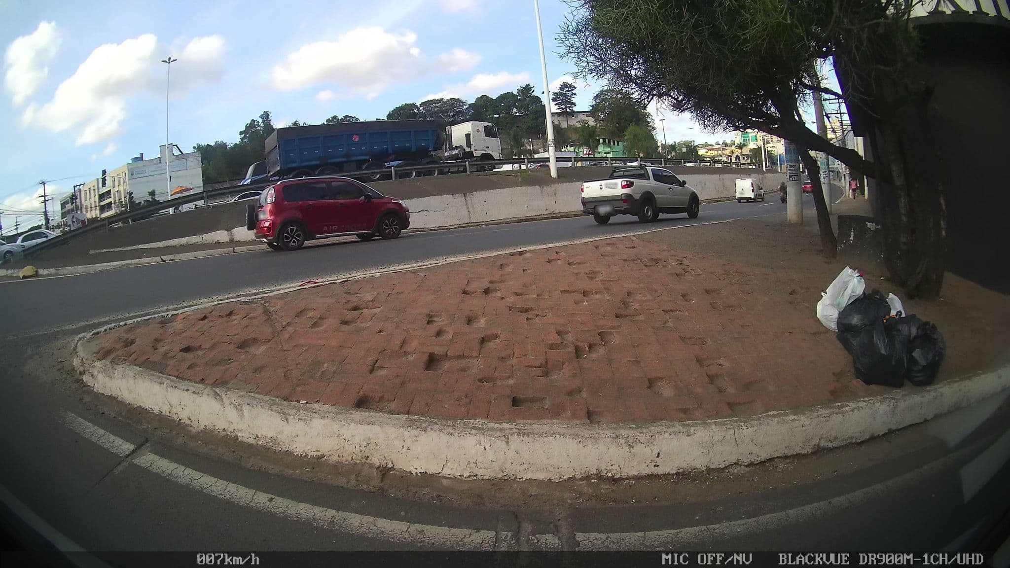 Street view near Hotel BR 31, Vitória — © kaart_2 (CC BY-SA · Mapillary)