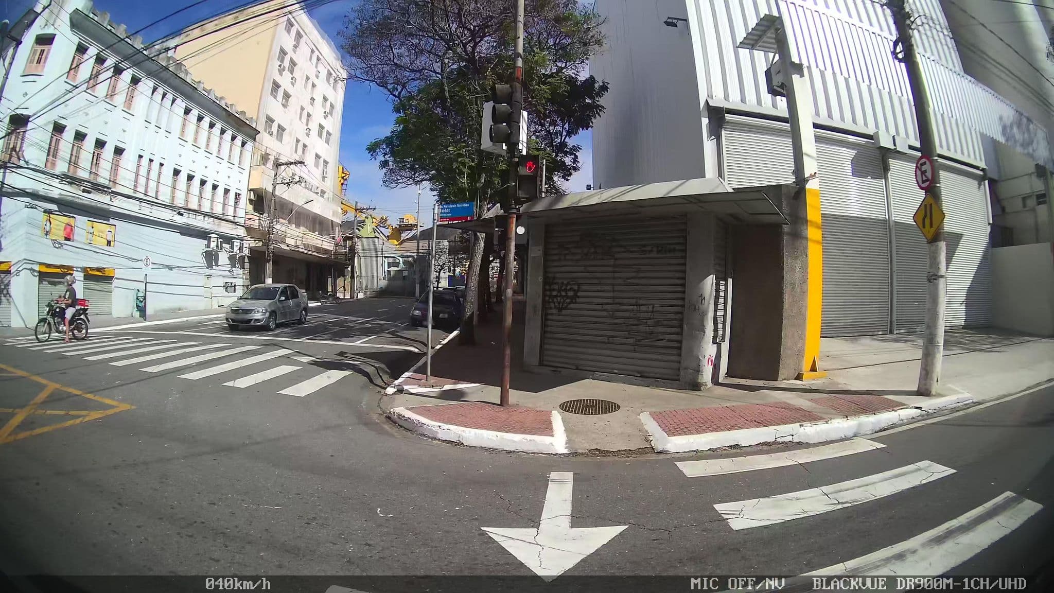 Street view near Hotel Divino Espirito Santo, Vitória — © kaart_2 (CC BY-SA · Mapillary)