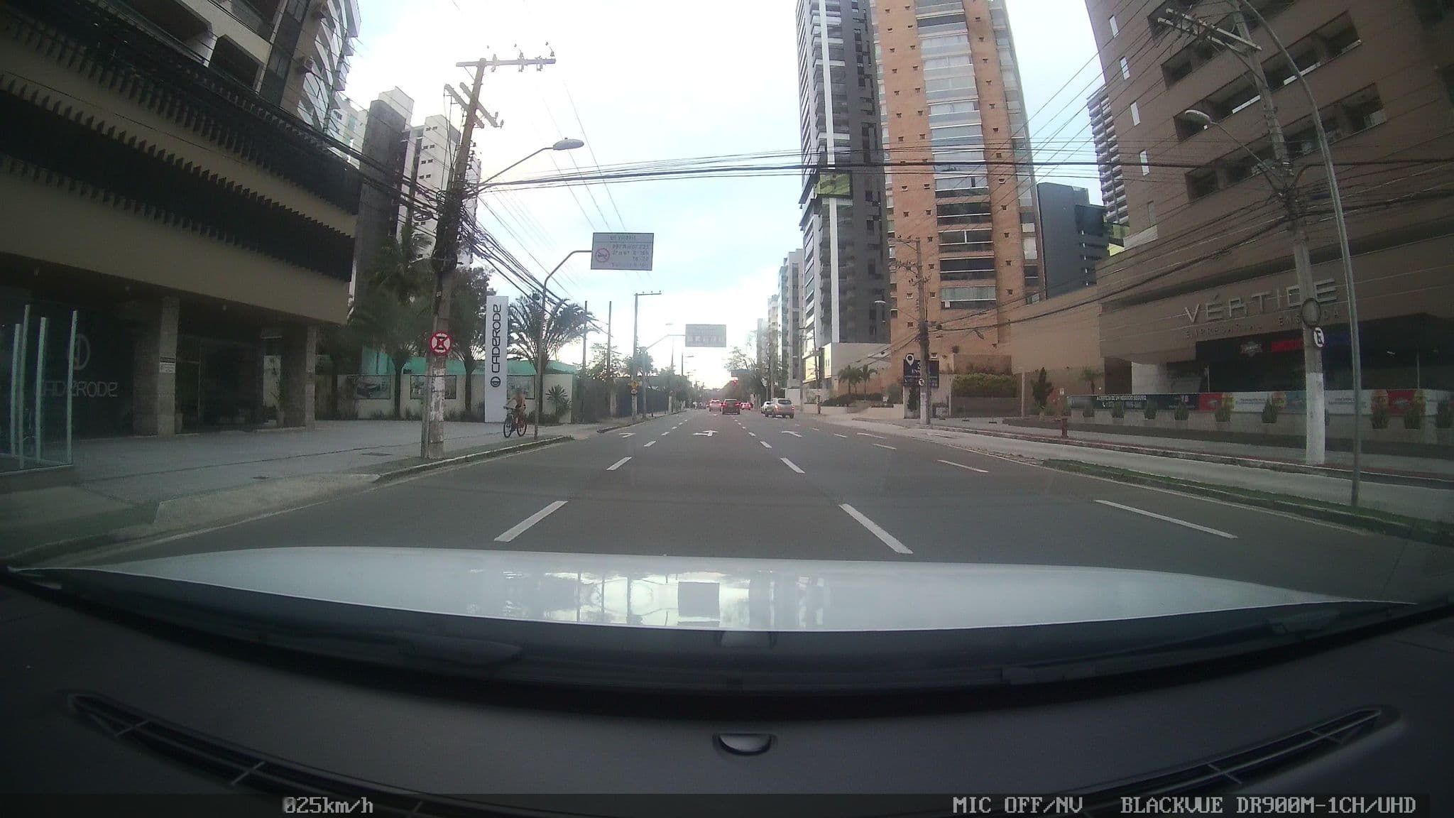 Street view near Golden Gate Residence Service, Vila Velha — © kaart_2 (CC BY-SA · Mapillary)