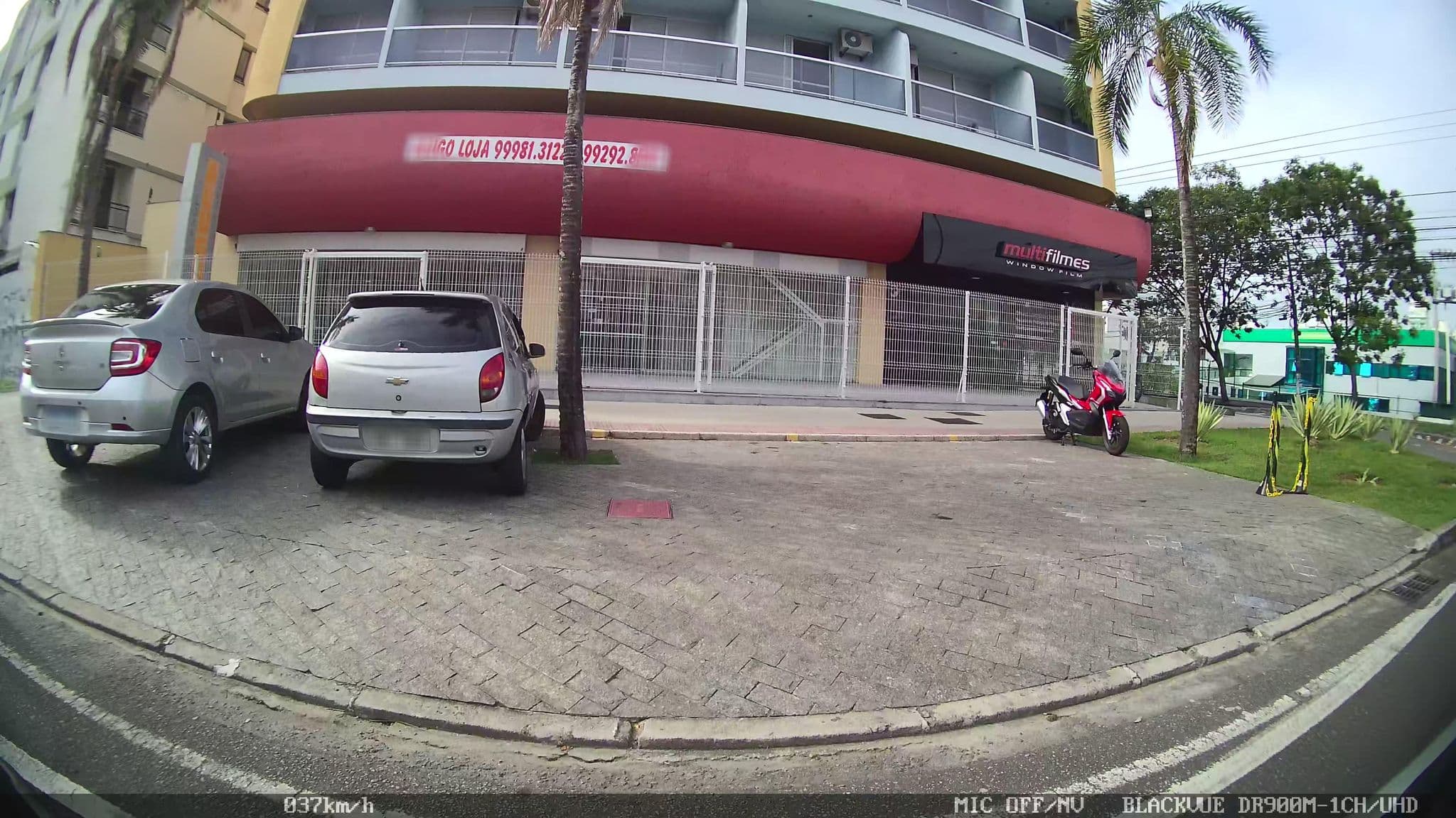 Street view near Coral Inn Apart Hotel, Vila Velha — © kaart_2 (CC BY-SA · Mapillary)