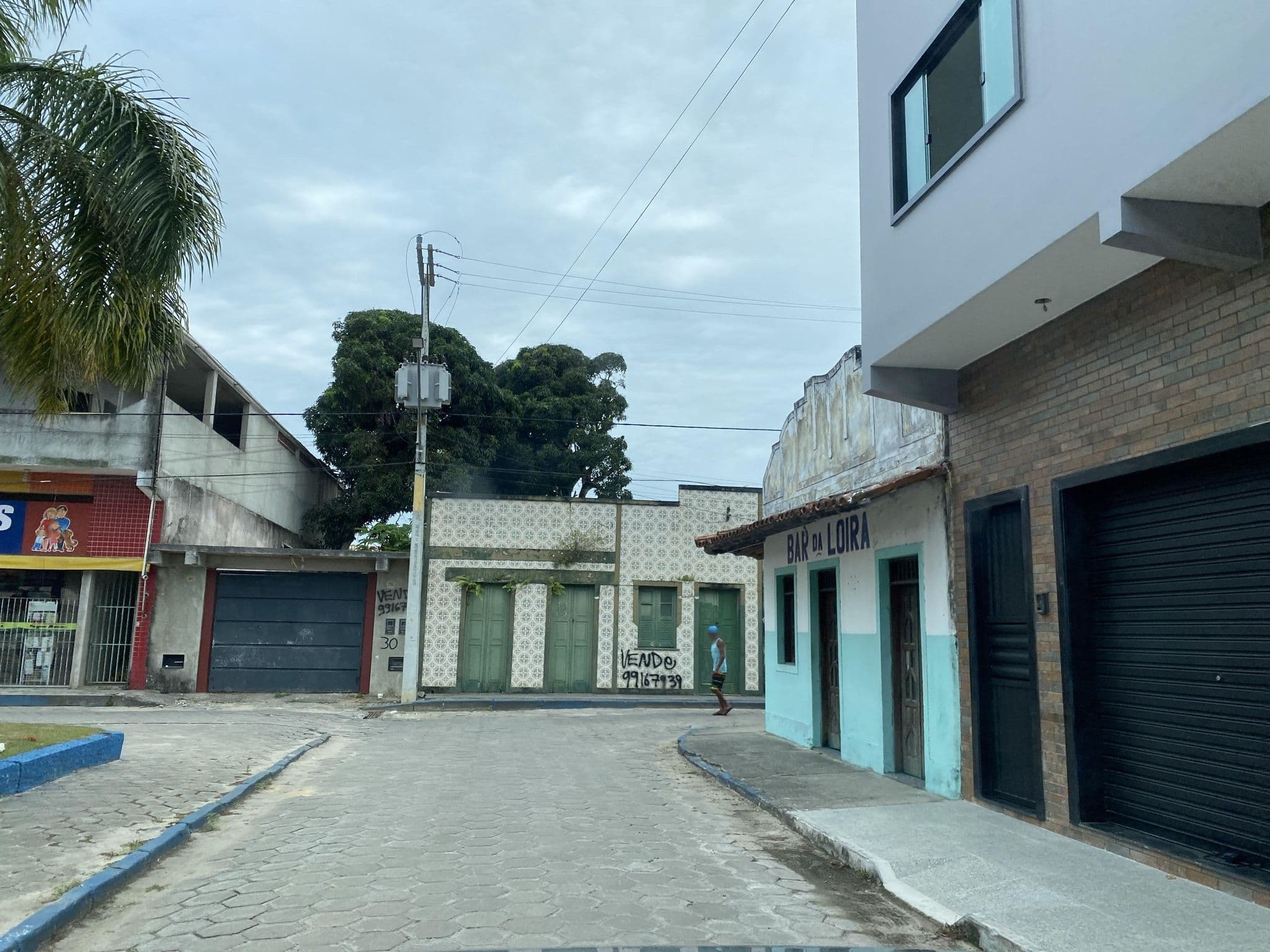 Street view near Hotel e Restaurante Beira Mar, Nova Viçosa — © qualhano (CC BY-SA · Mapillary)