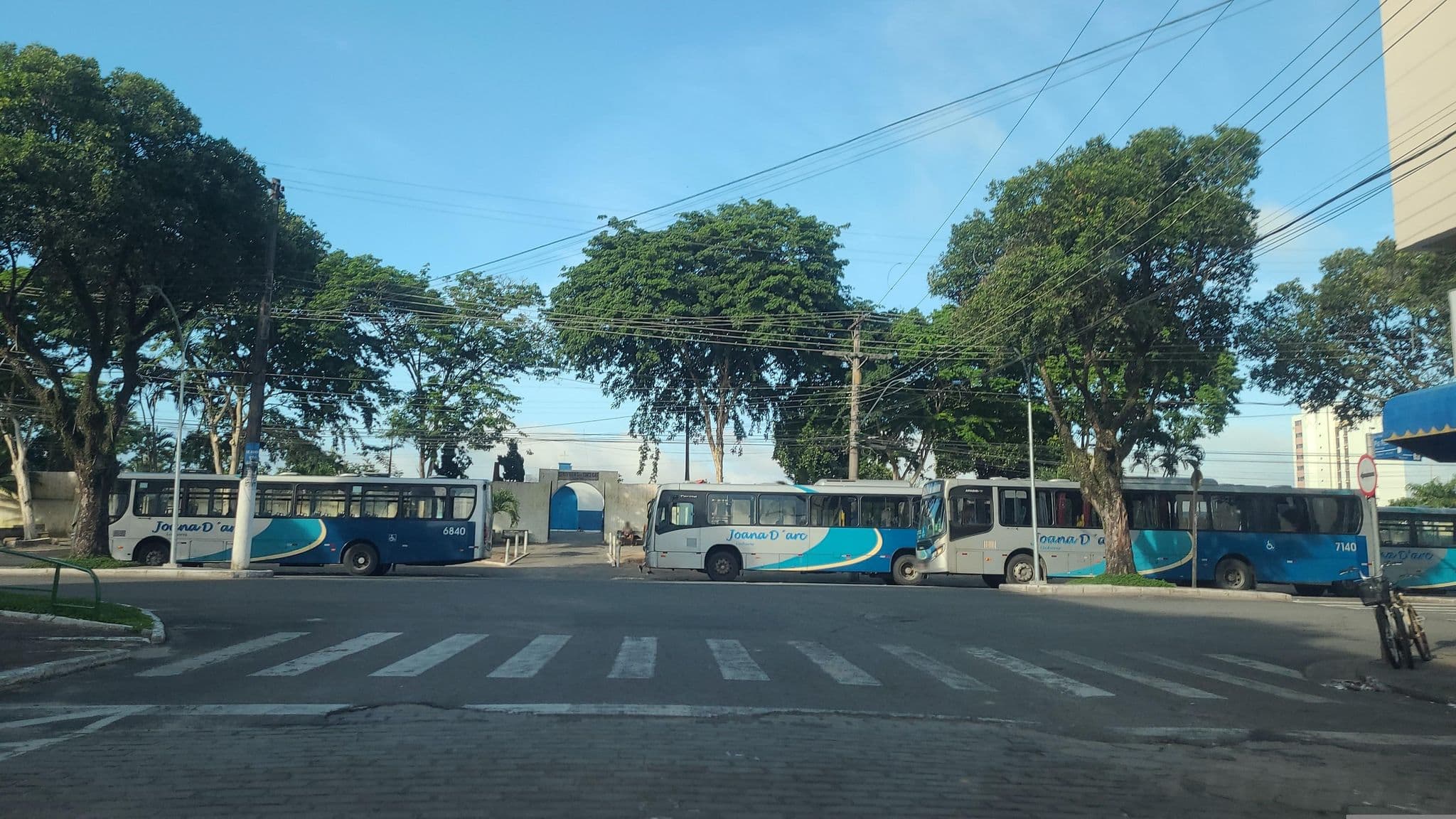 Street view near Guaratur Hotel, Linhares — © smarzaro (CC BY-SA · Mapillary)