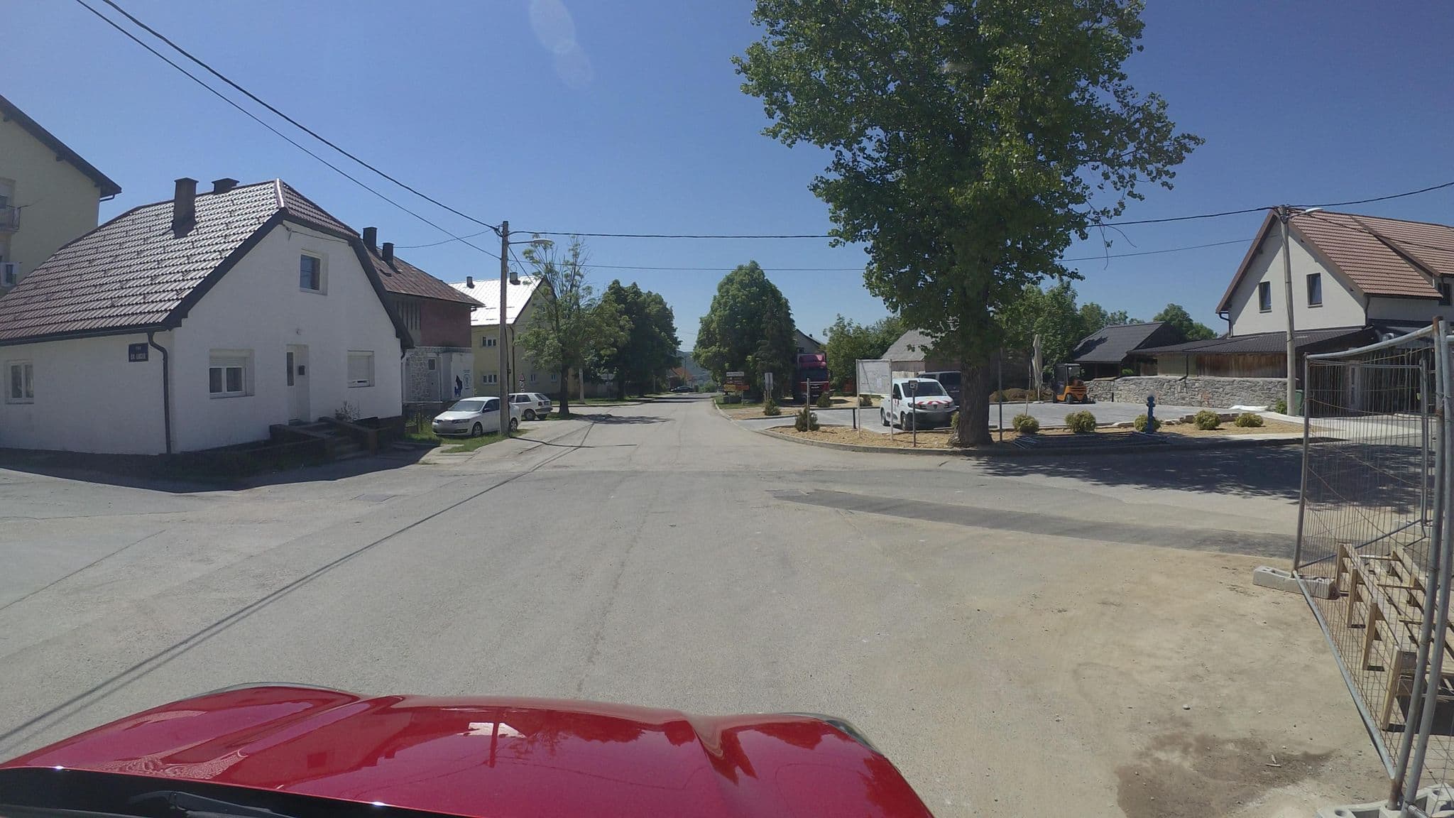 Street view near Guesthouse Pink Panther, Gračac — © hbogner (CC BY-SA · Mapillary)