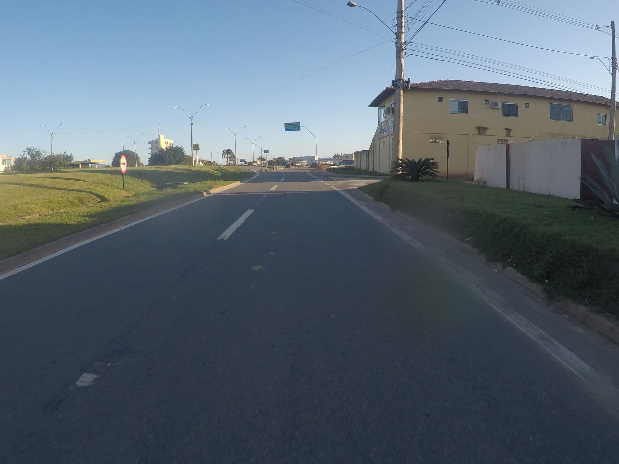 Street view near Piscina - Apides Palace Hotel, Pedro Canário — © rodrigolacerda (CC BY-SA · Mapillary)