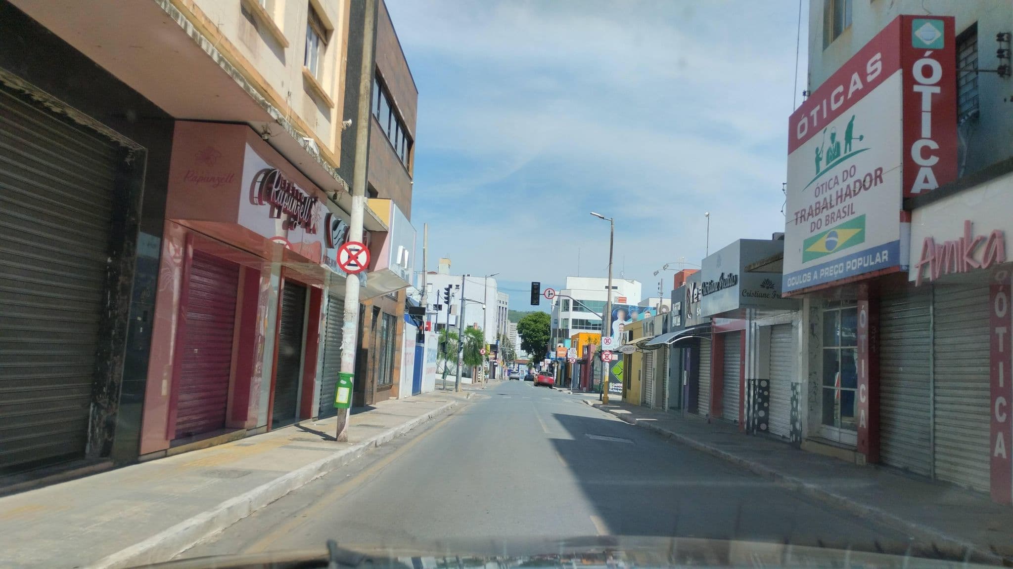 Street view near Hotel Brasilia, Montes Claros — © Kaart_Local (CC BY-SA · Mapillary)