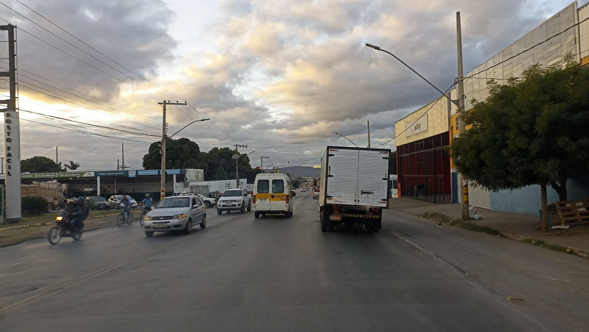 Street view near Hotel Santana, Montes Claros — © MuitoAlemdasFronteiras (CC BY-SA · Mapillary)