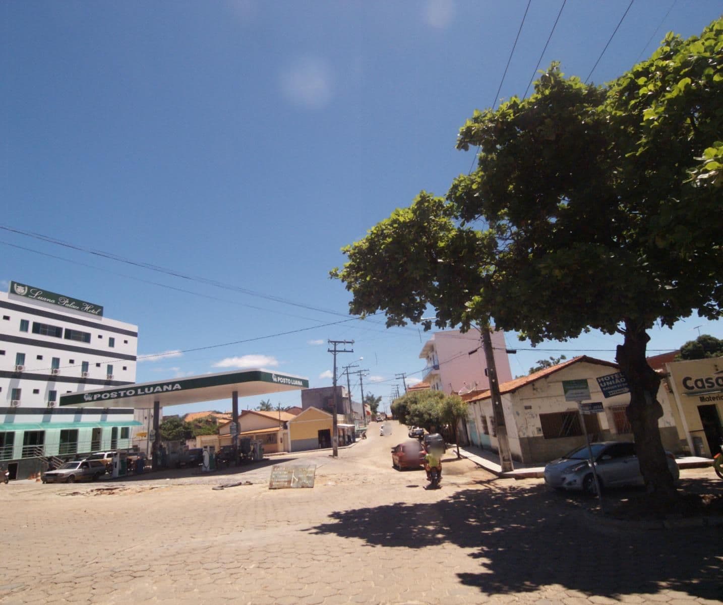 Street view near Hotel Luana, Carinhanha — © projevias (CC BY-SA · Mapillary)