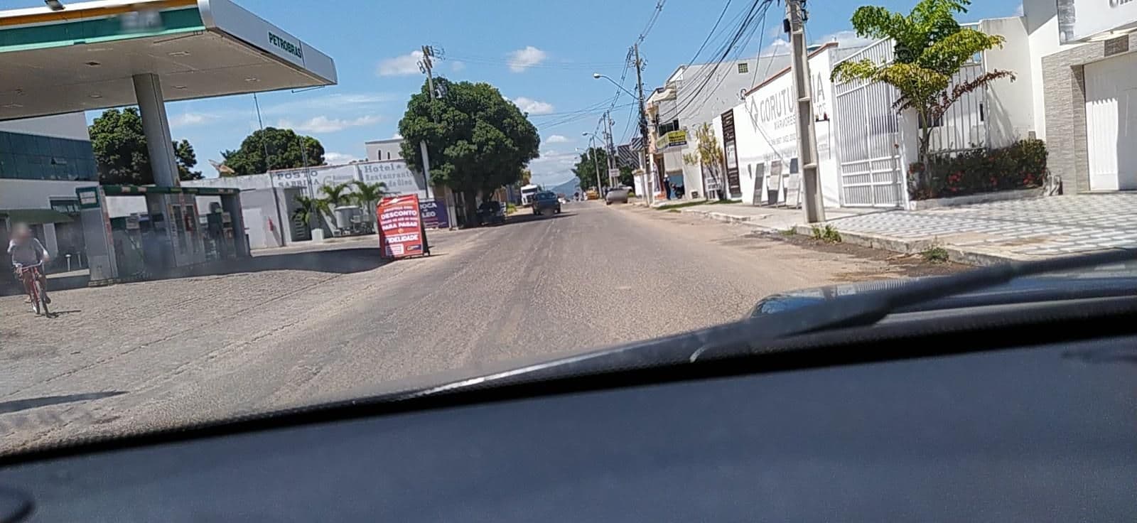 Street view near Hotel Sabrina, Guanambi — © josevaldos950 (CC BY-SA · Mapillary)
