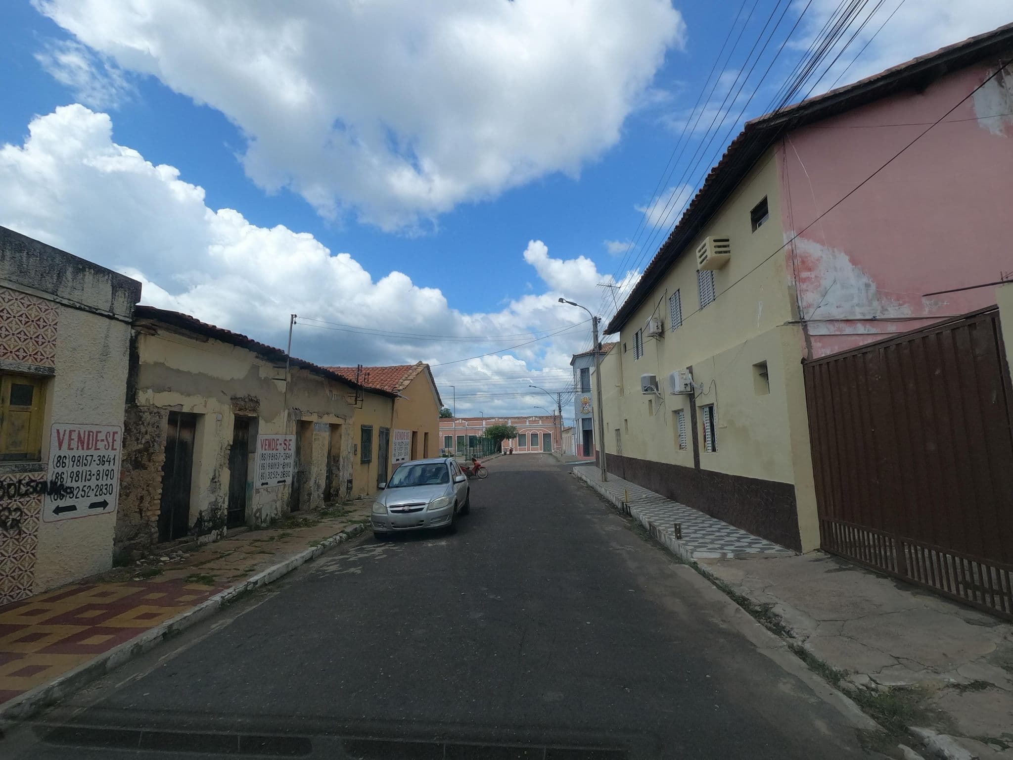 Street view near Realce Hotel, Campo Maior — © MuitoAlemdasFronteiras (CC BY-SA · Mapillary)