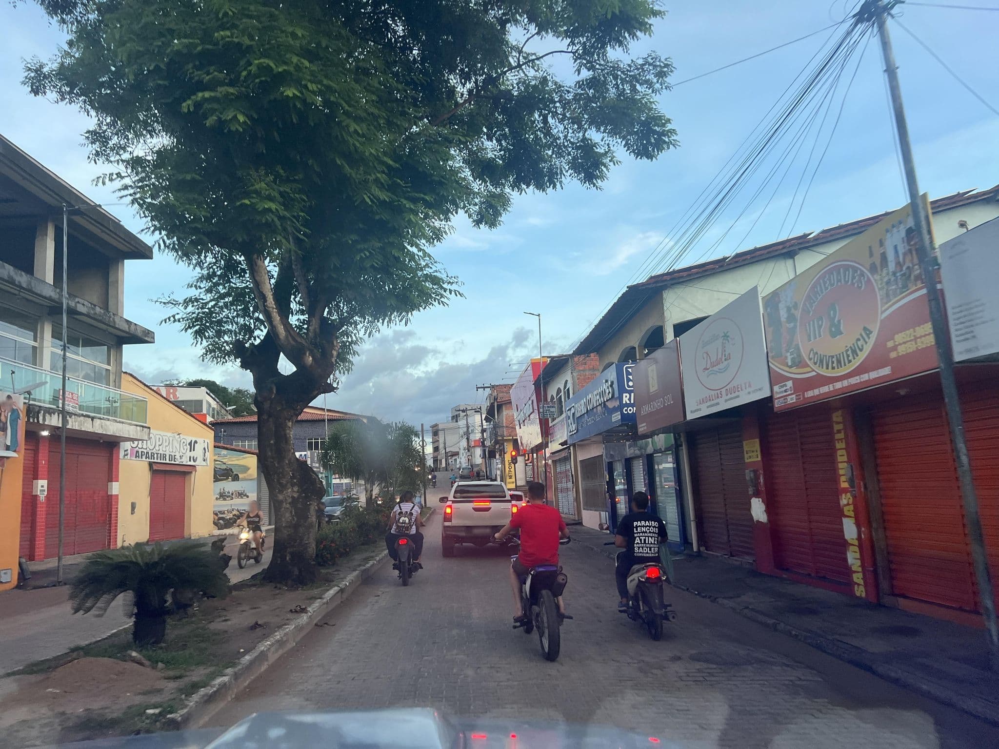 Street view near Pousada Girassol, Barreirinhas — © jaderbavaresco (CC BY-SA · Mapillary)