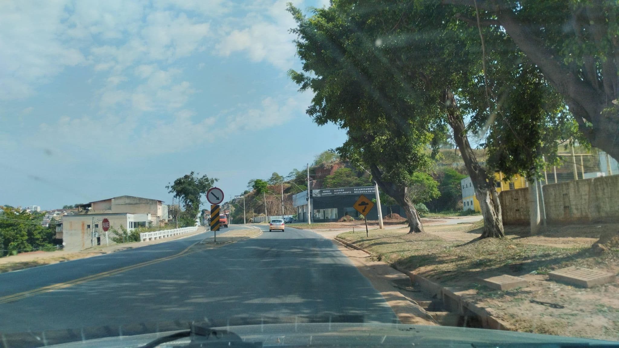 Street view near Berilo, Teófilo Otoni — © Kaart_Local (CC BY-SA · Mapillary)