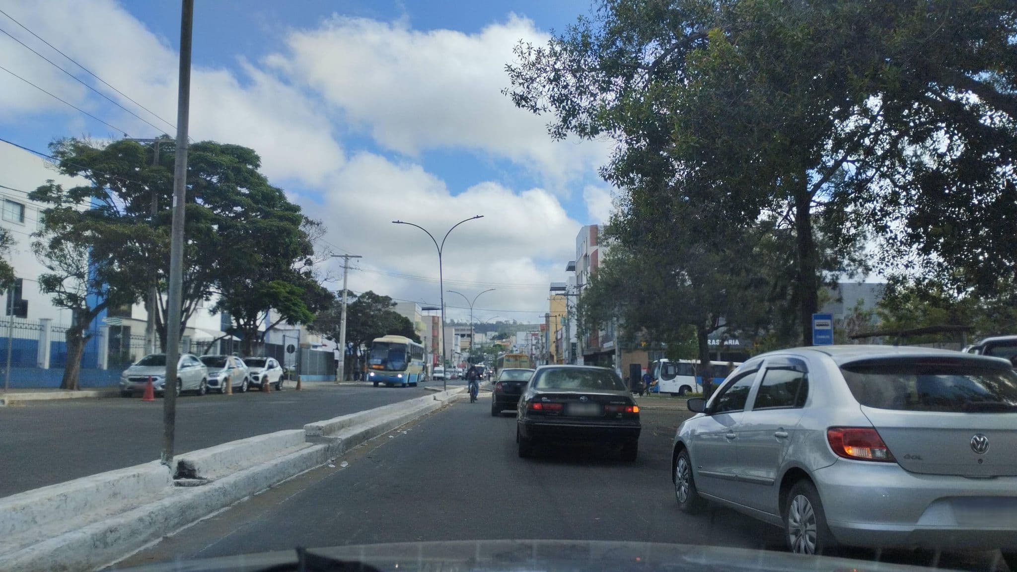 Street view near Pousada e Churrascaria Bahia, Vitória da Conquista — © Kaart_Local (CC BY-SA · Mapillary)