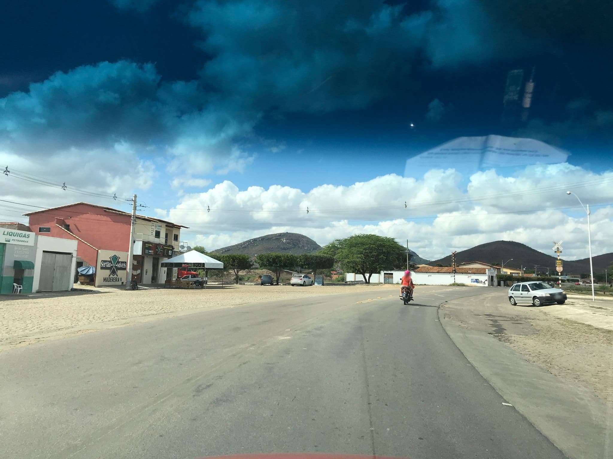 Street view near Pousada Renascer, Iaçu — © valdo16jr (CC BY-SA · Mapillary)