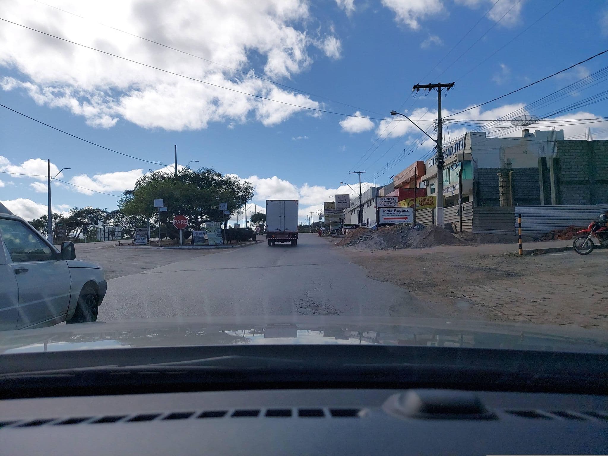 Street view near Seabra-BA Hotel Brasilia, Seabra — © georgenqueiroz (CC BY-SA · Mapillary)
