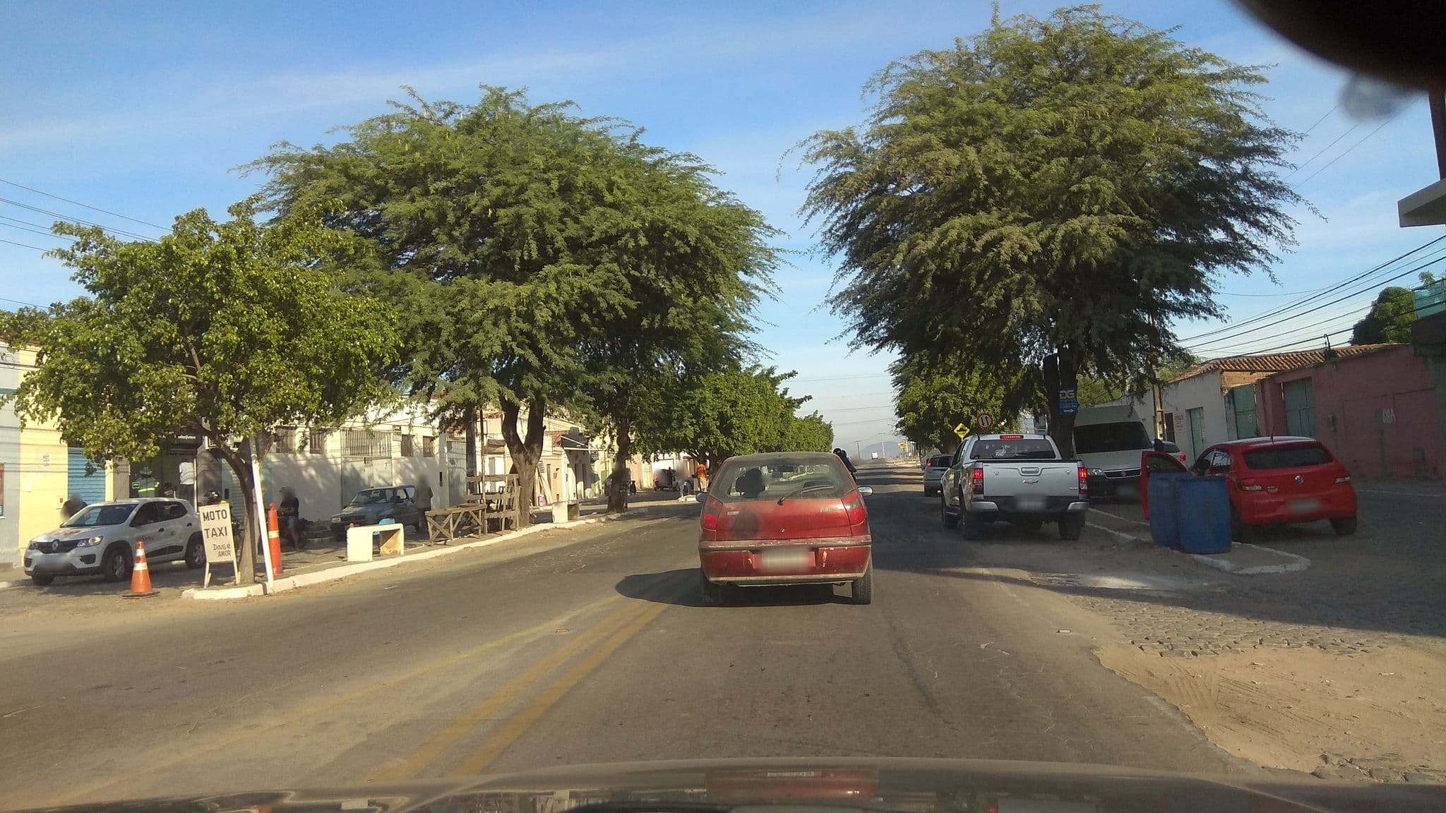 Street view near Hotel Mandacaru Apto 100, Jequié — © vitorgoiabeira (CC BY-SA · Mapillary)