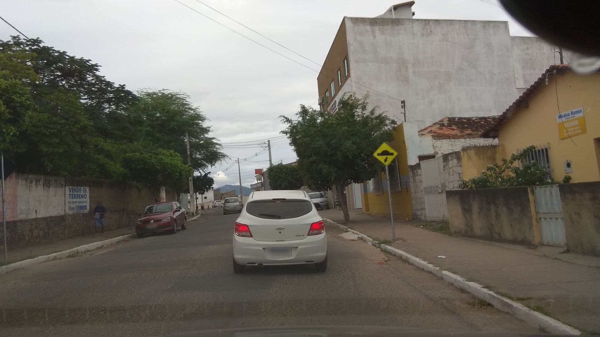 Street view near Pousada Lunara, Jequié — © vitorgoiabeira (CC BY-SA · Mapillary)