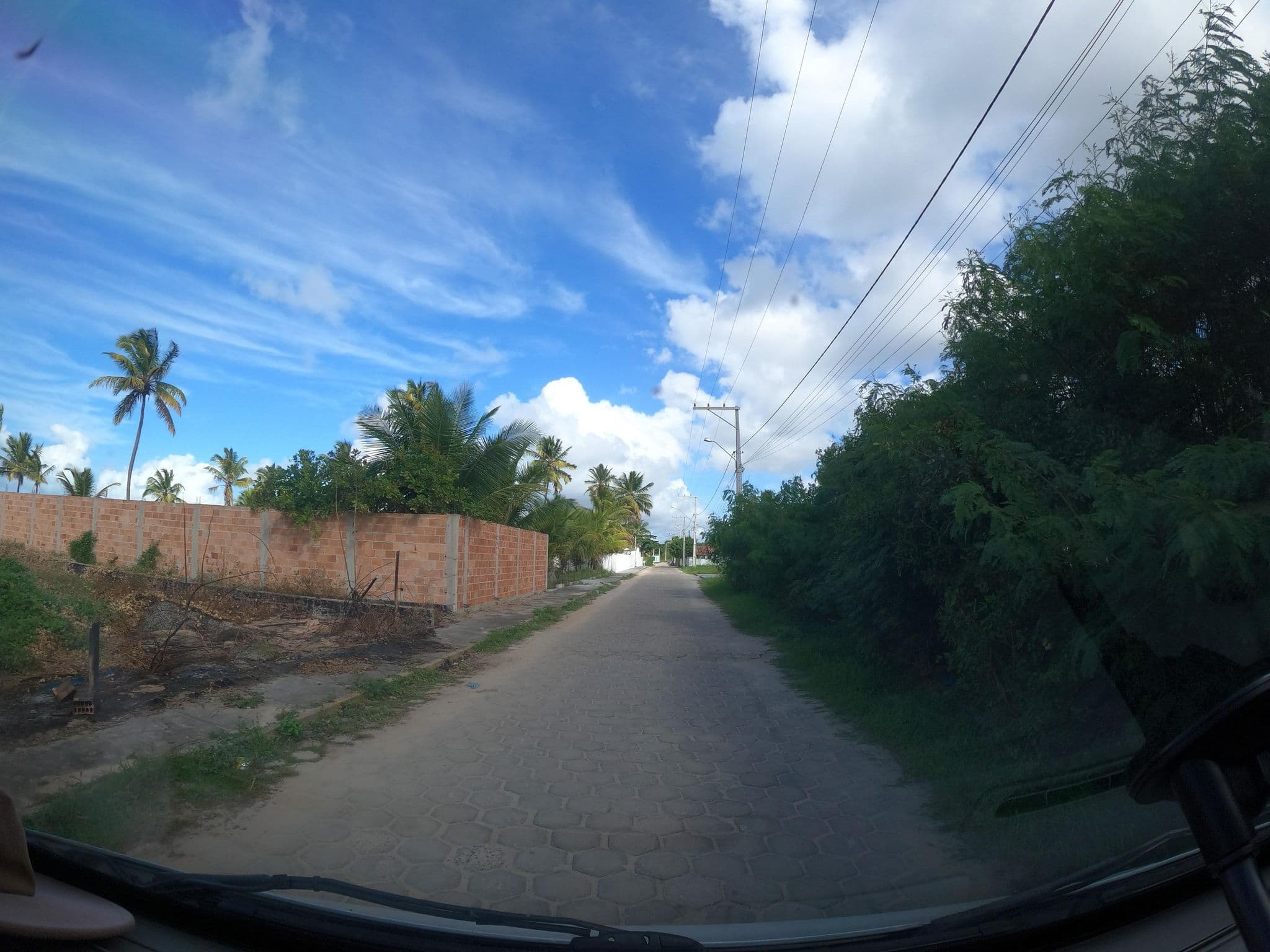 Street view near Hotel Brisa de Abrolhos, Alcobaça — © MuitoAlemdasFronteiras (CC BY-SA · Mapillary)
