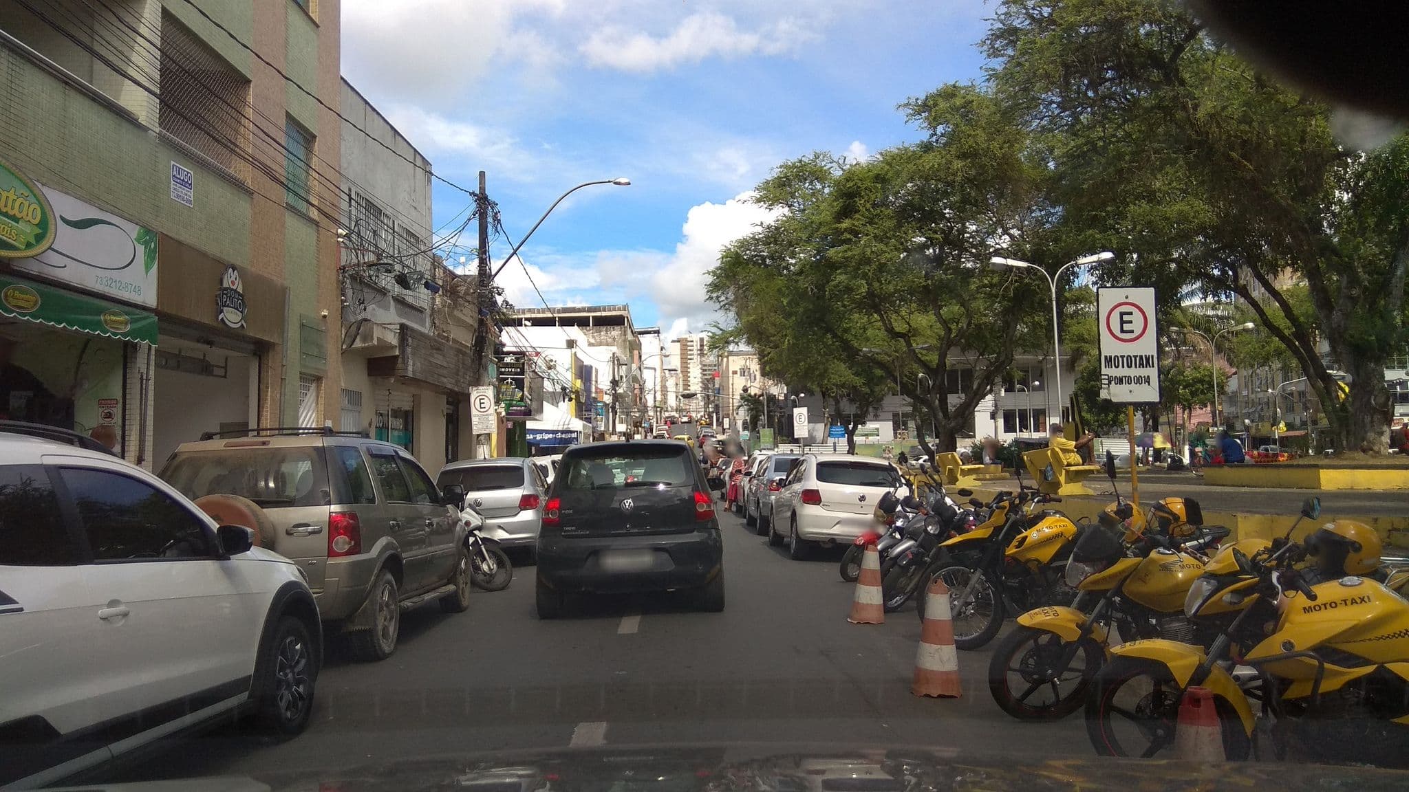 Street view near Hotel Brasil, Itabuna — © vitorgoiabeira (CC BY-SA · Mapillary)