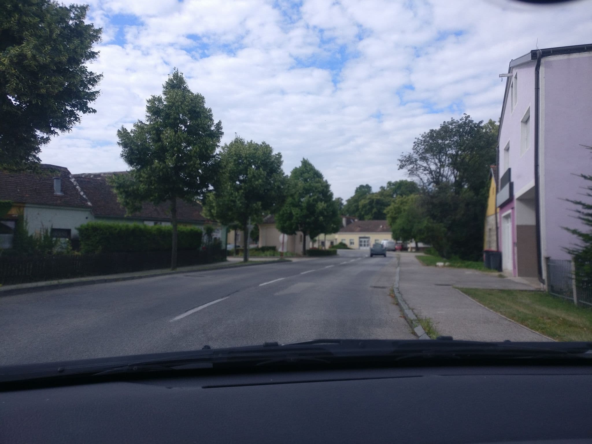 Street view near Gasthaus Weidinger, Pottendorf — © di0v0n (CC BY-SA · Mapillary)
