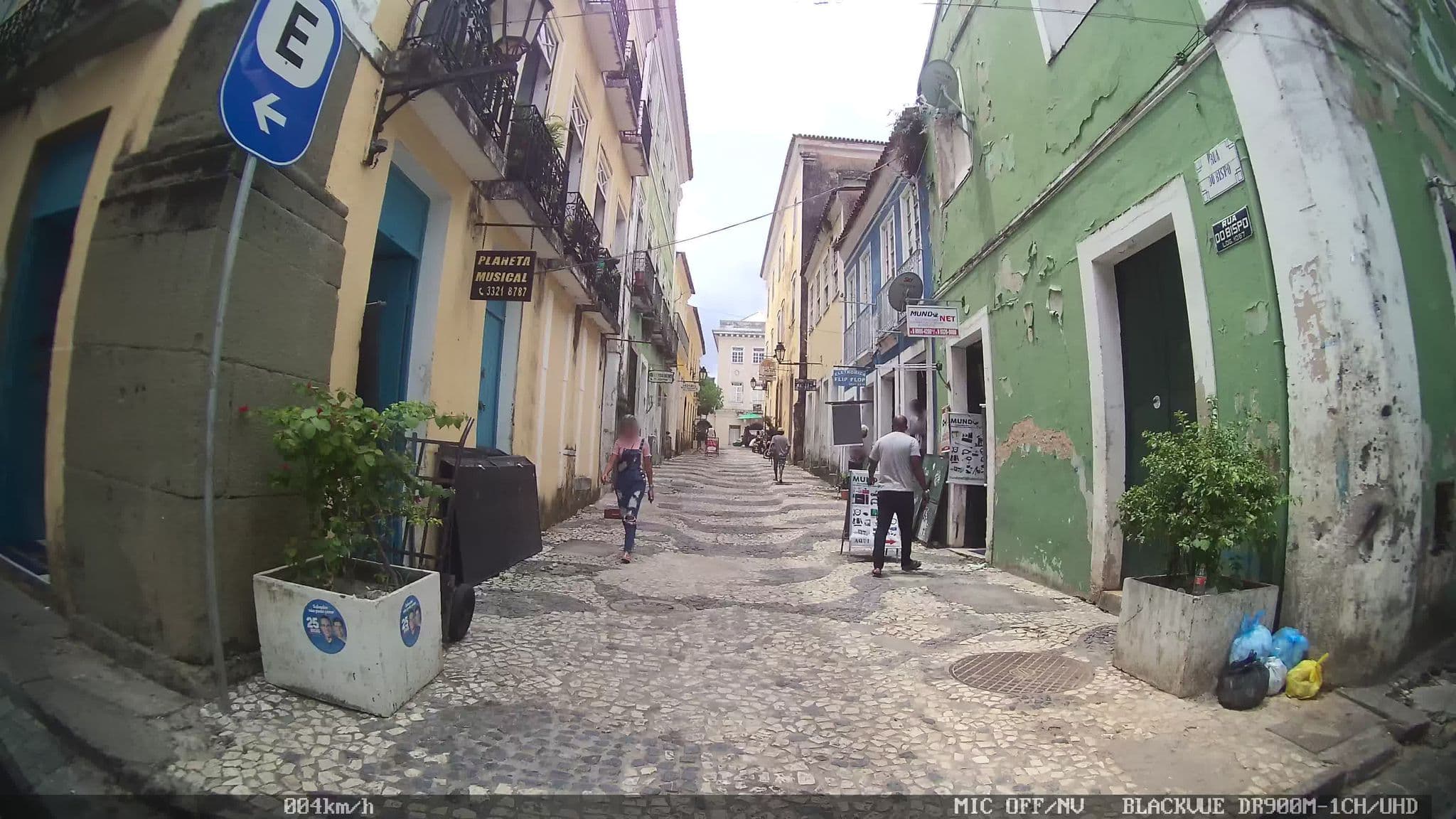 Street view near FUSION Guesthouse, Salvador — © kaart_2 (CC BY-SA · Mapillary)