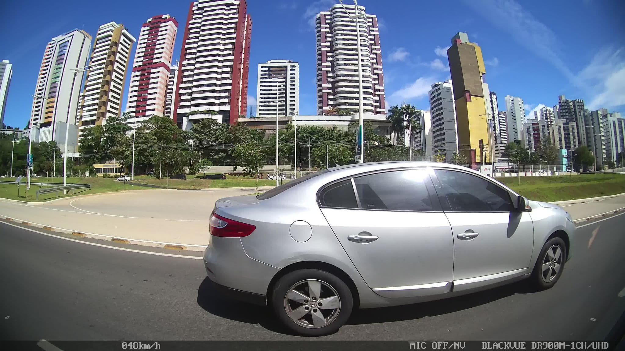 Street view near Motel Le Plaisir, Salvador — © kaart_2 (CC BY-SA · Mapillary)