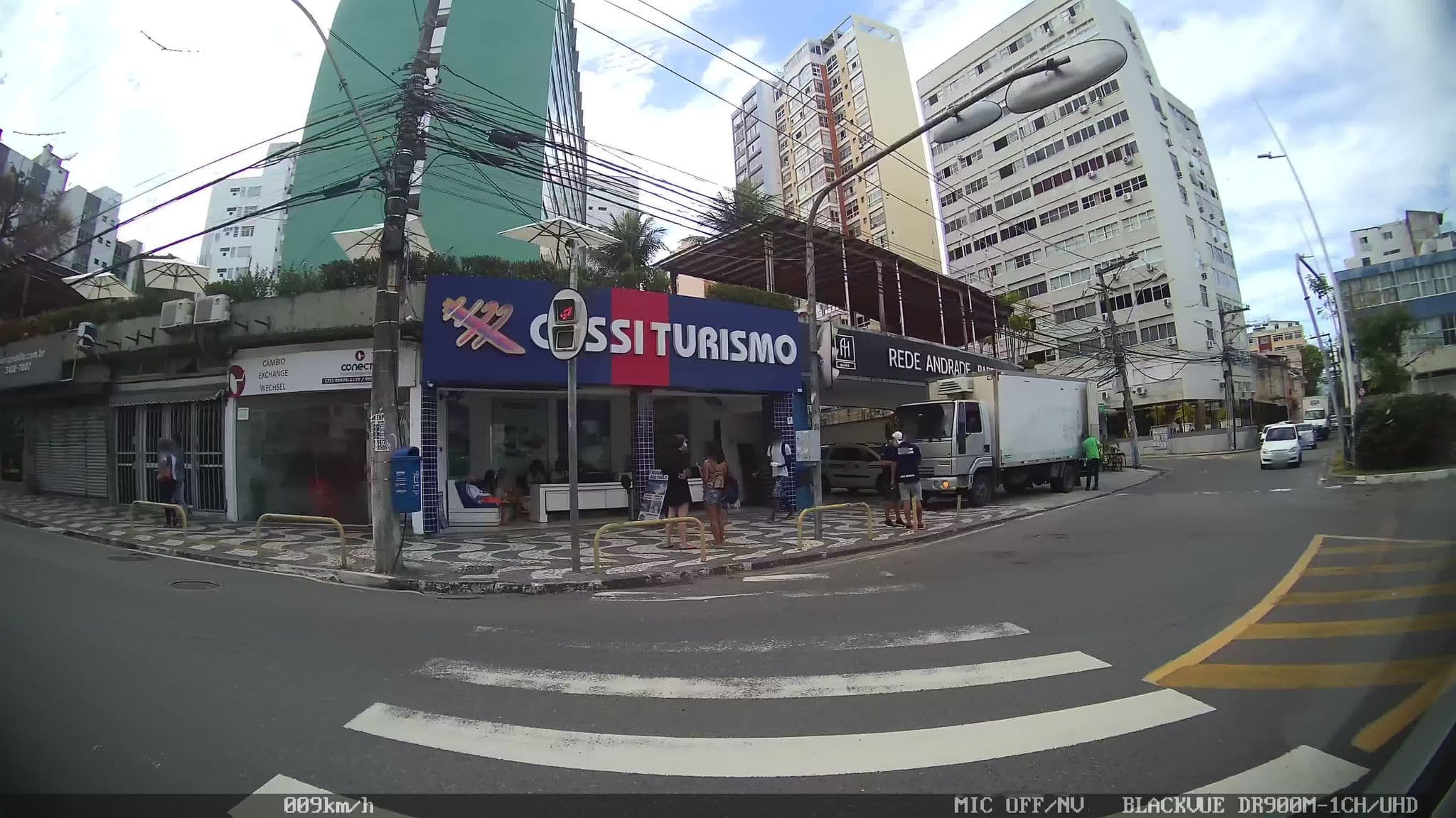 Street view near Sol Barra Hotel Salvador, Salvador — © kaart_2 (CC BY-SA · Mapillary)
