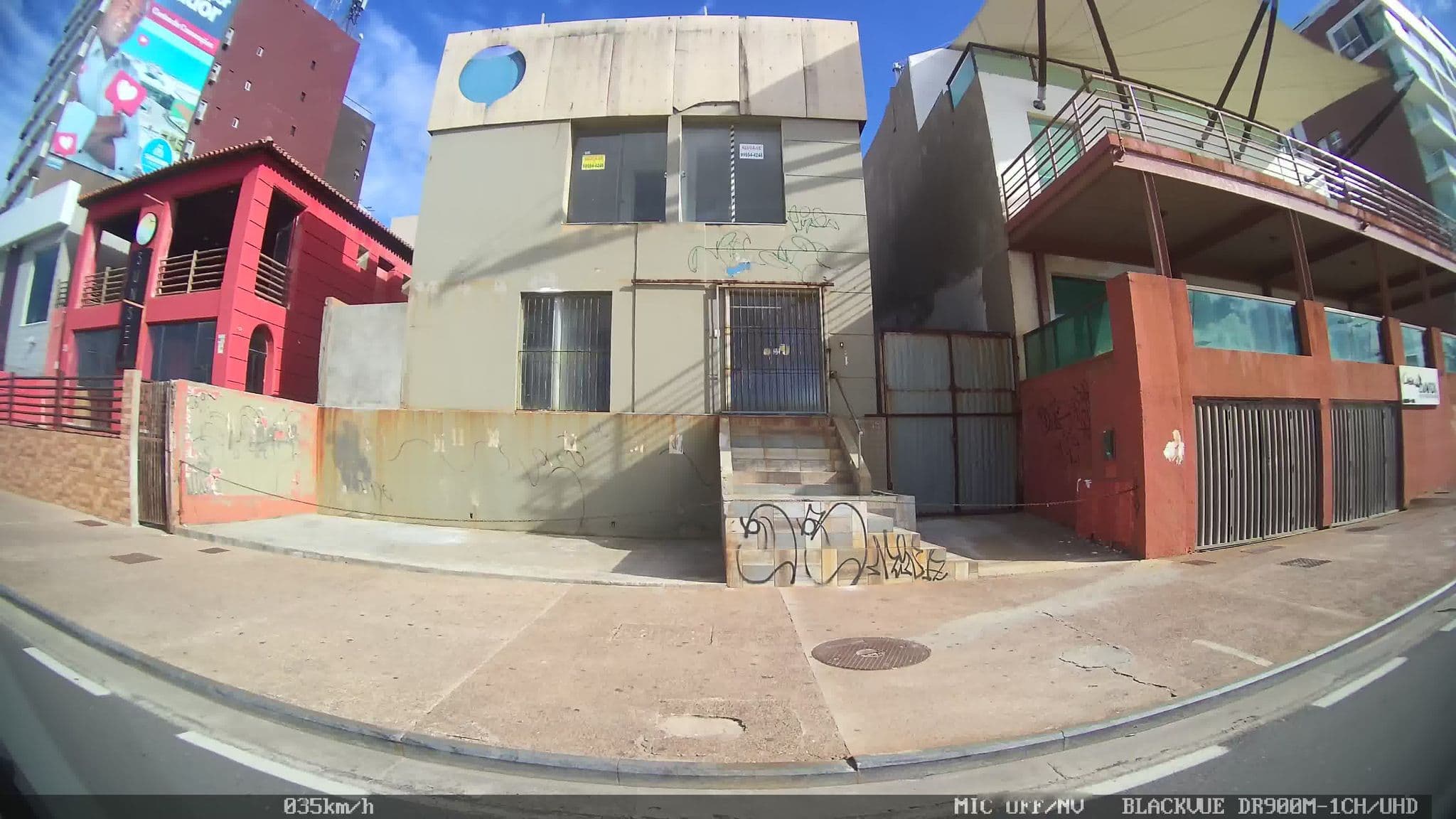 Street view near Baianô Pousada, Salvador — © kaart_2 (CC BY-SA · Mapillary)