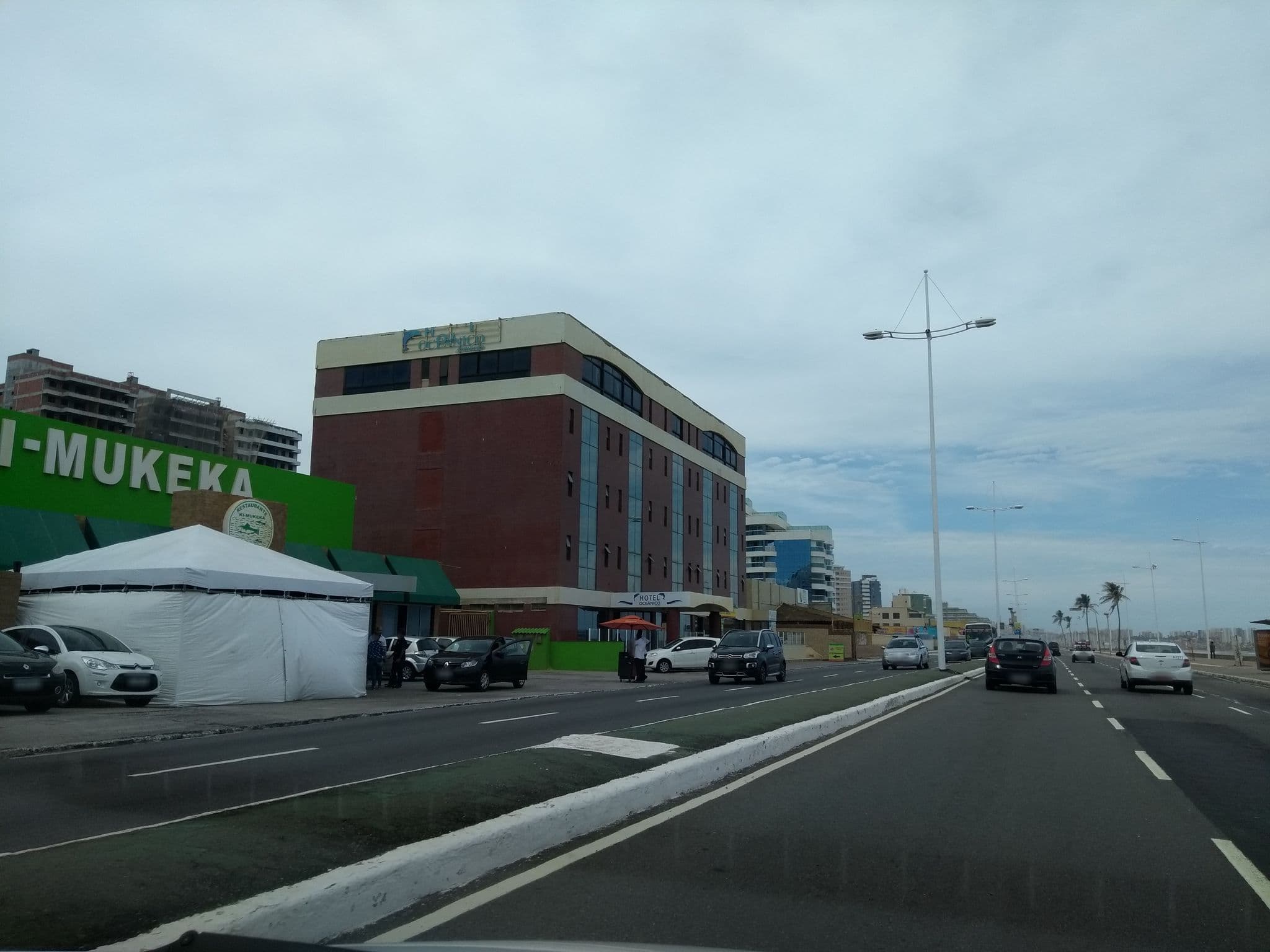 Street view near Hotel Praia Dourada, Salvador — © severingeo (CC BY-SA · Mapillary)