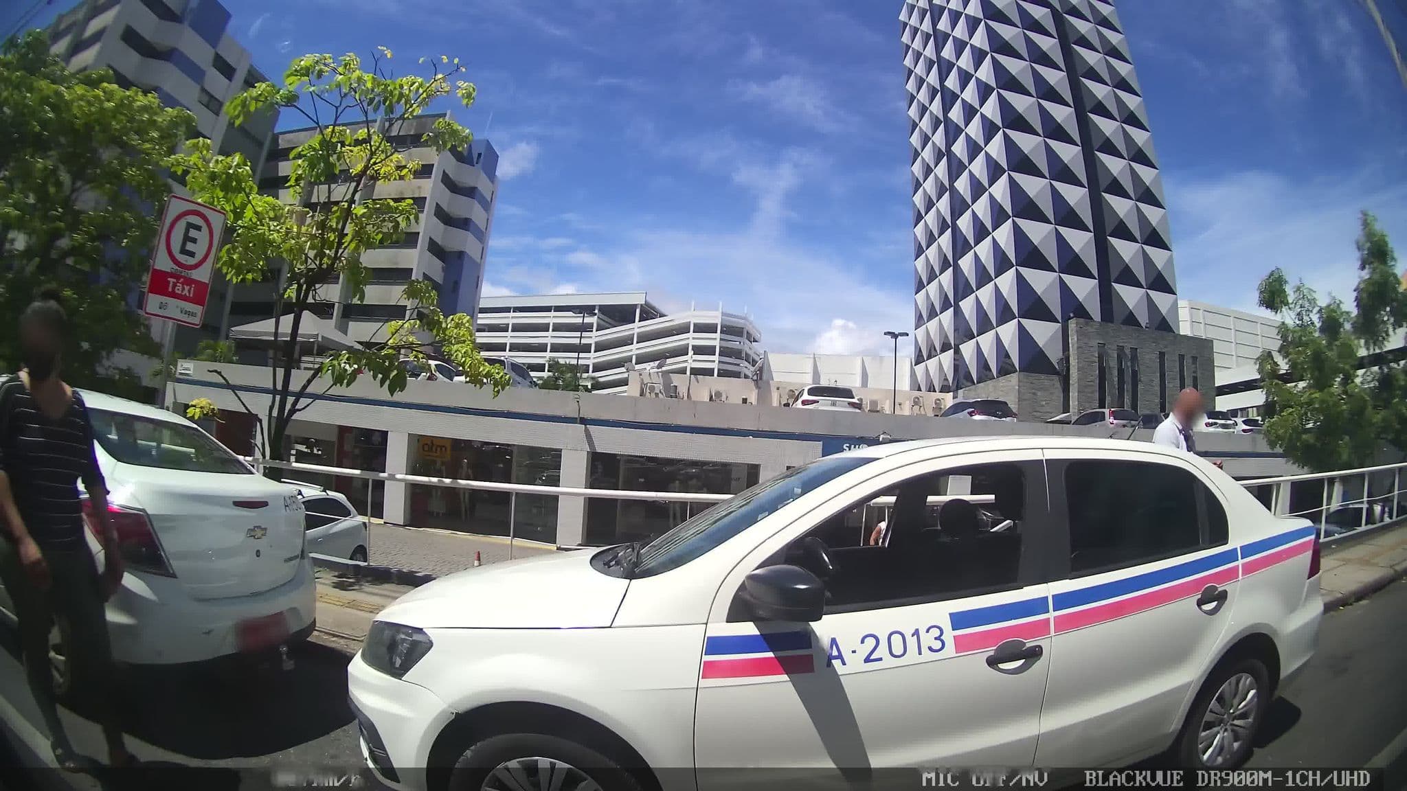 Street view near Web Hotel, Salvador — © kaart_2 (CC BY-SA · Mapillary)