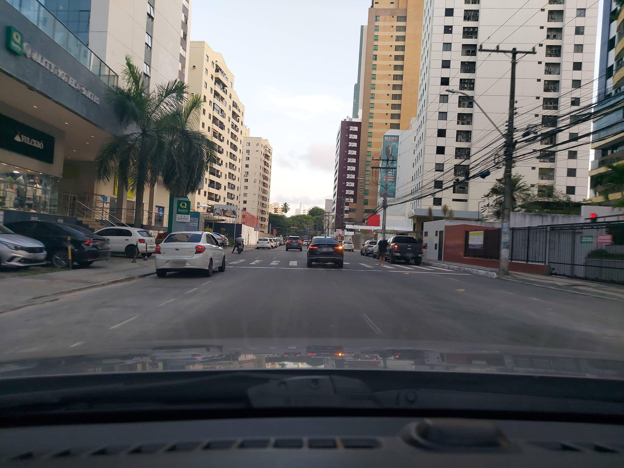 Street view near Hotel Matiz Convenções Salvador, Salvador — © georgenqueiroz (CC BY-SA · Mapillary)