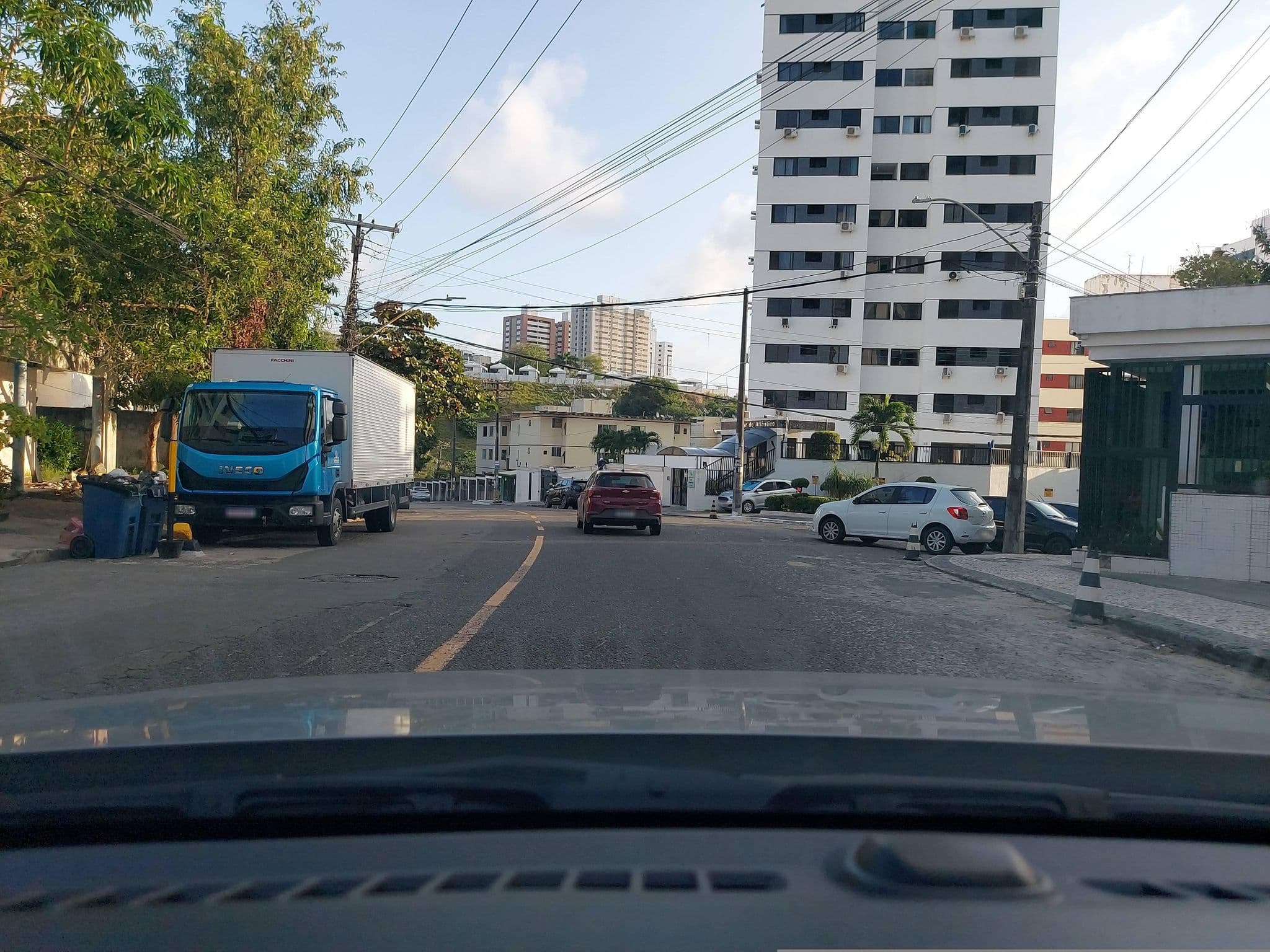 Street view near Agência Lont, Salvador — © georgenqueiroz (CC BY-SA · Mapillary)