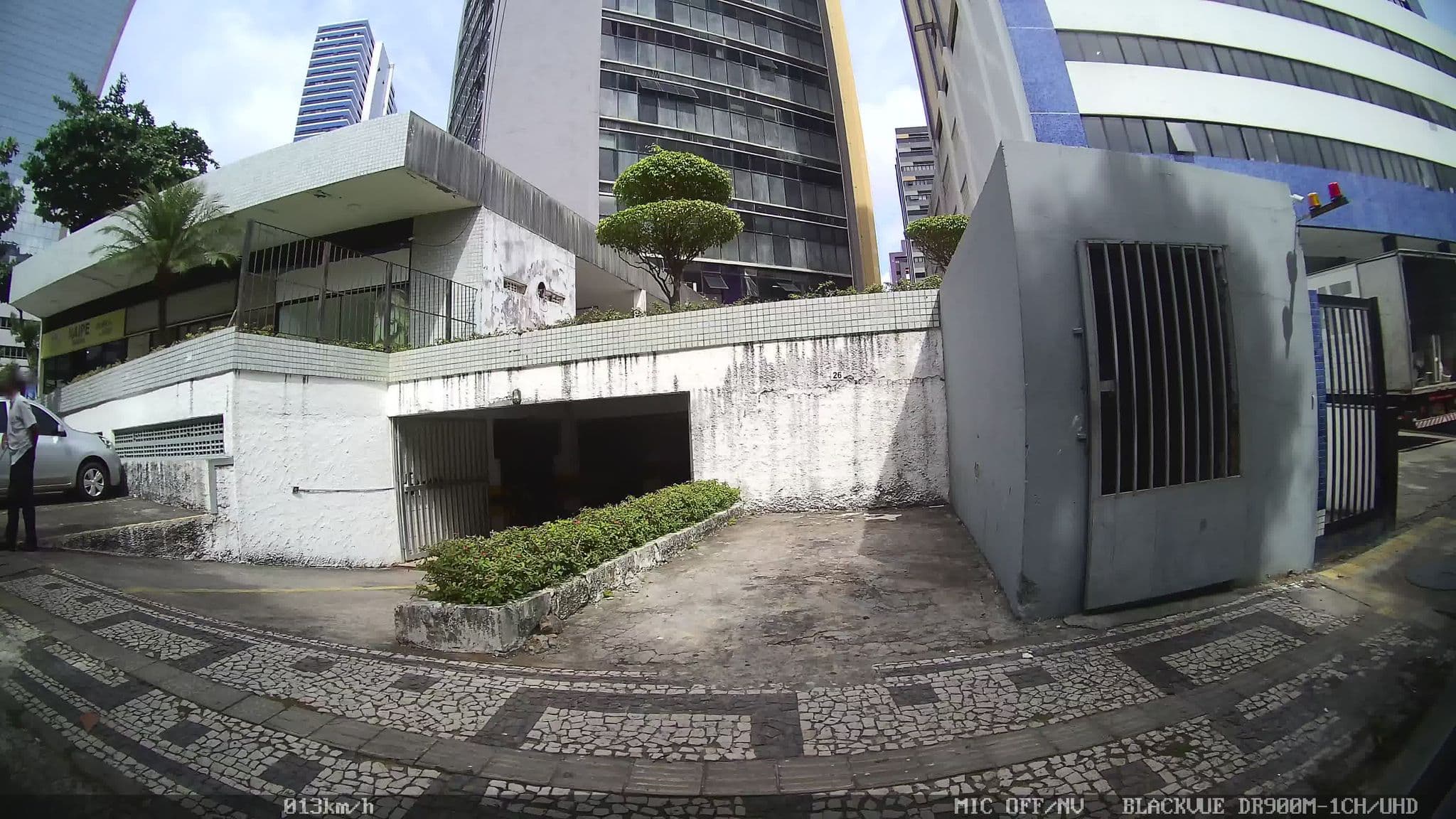 Street view near Hotel Manhattan Plaza Brasília, Salvador — © kaart_2 (CC BY-SA · Mapillary)