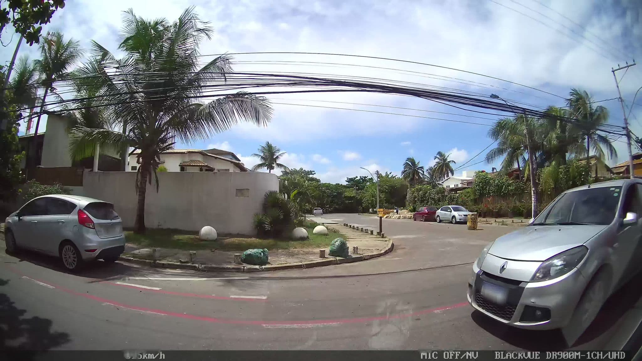 Street view near Pousada Macdonald, Lauro de Freitas — © kaart_2 (CC BY-SA · Mapillary)