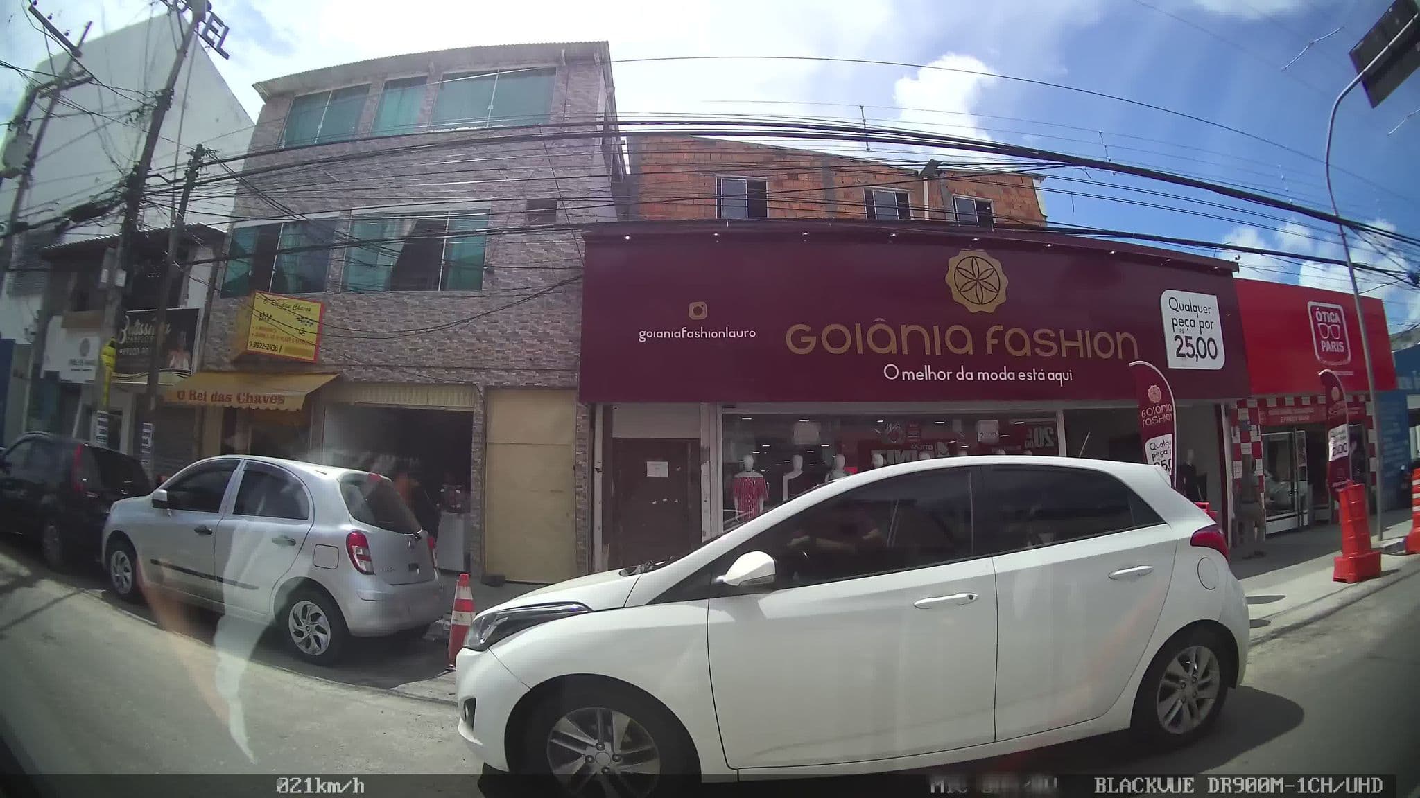 Street view near Trip Hotel, Lauro de Freitas — © kaart_2 (CC BY-SA · Mapillary)