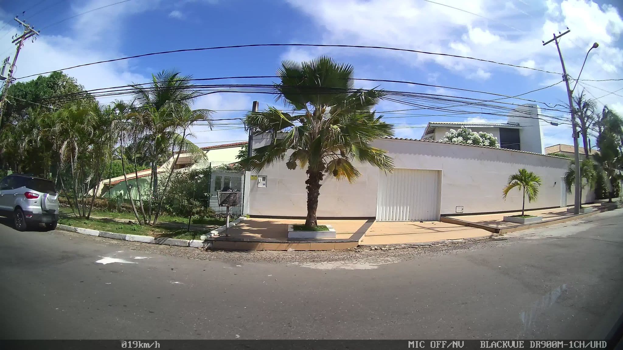 Street view near Pousada Vilas Florence | Bahia, Lauro de Freitas — © kaart_2 (CC BY-SA · Mapillary)