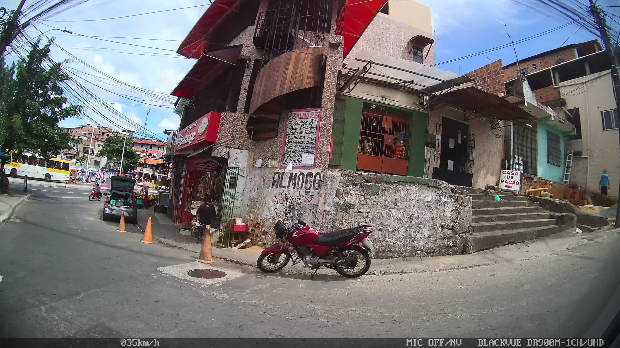 Street view near Hotel Love Star, Salvador — © kaart_2 (CC BY-SA · Mapillary)