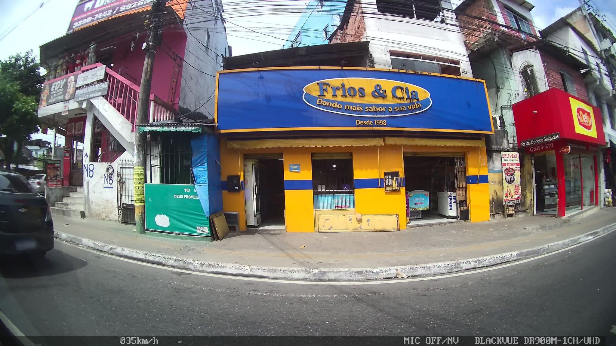 Street view near Hotel Moment's, Salvador — © kaart_2 (CC BY-SA · Mapillary)