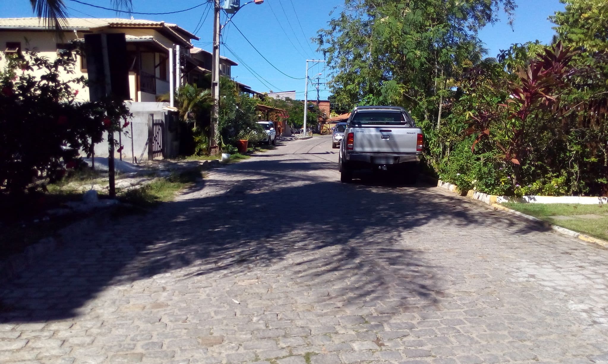 Street view near piscina - vila dos corais, Dias d'Ávila — © CaioSergio (CC BY-SA · Mapillary)