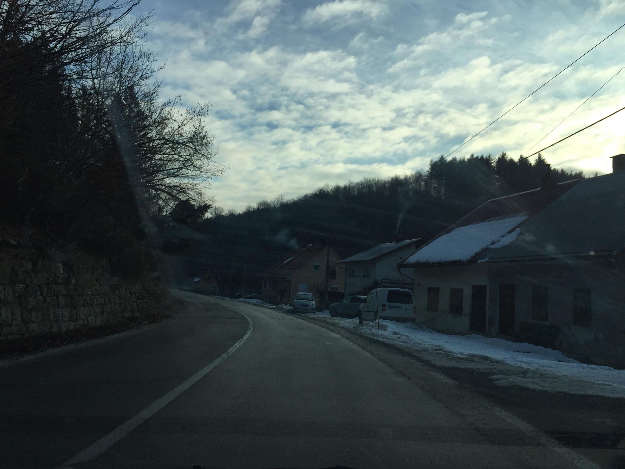 Street view near Jaukova kuća, Ravna Gora — © igorzo (CC BY-SA · Mapillary)