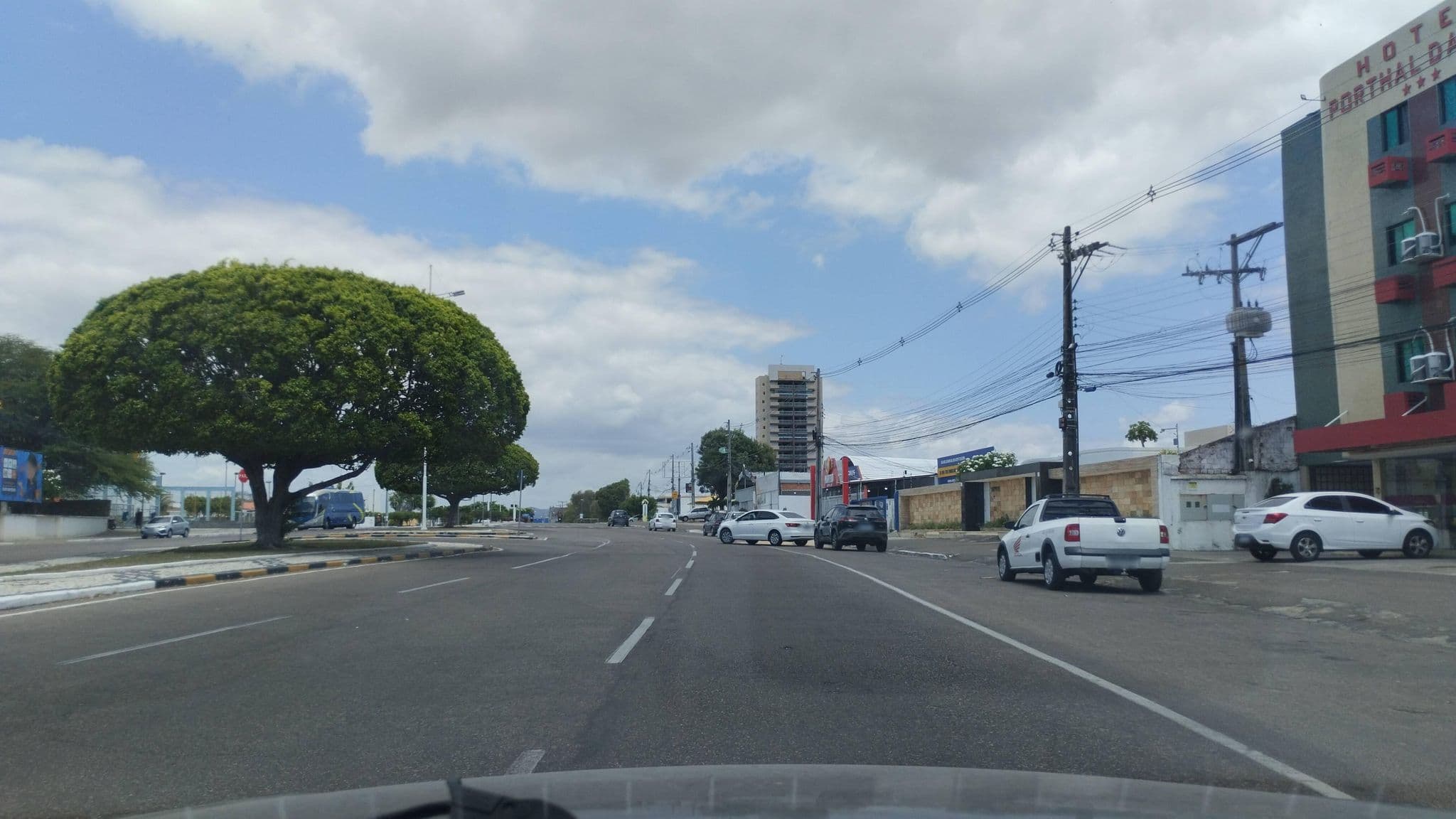 Street view near Porthal da Ilha, Paulo Afonso — © Kaart_Local (CC BY-SA · Mapillary)