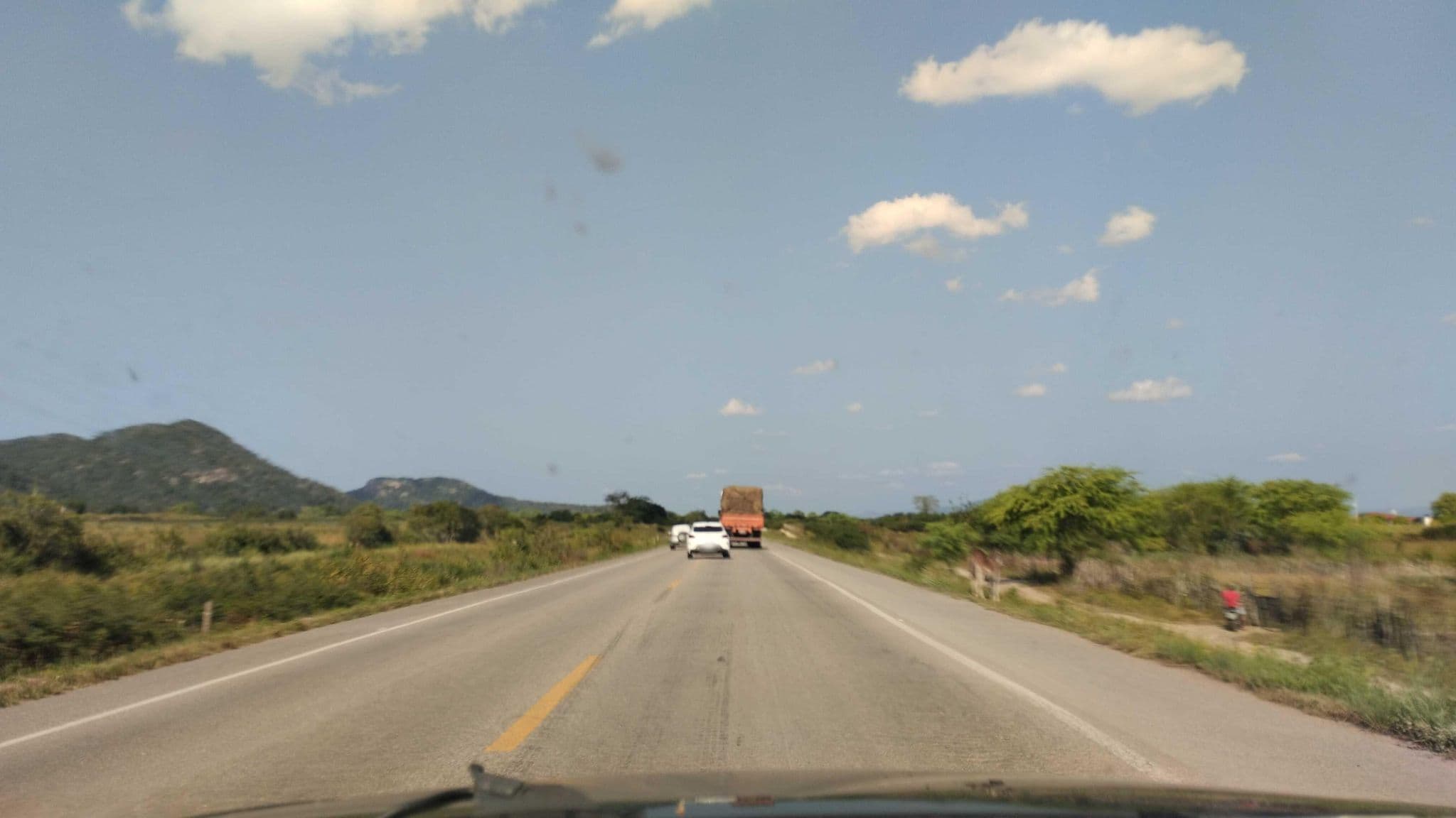 Street view near Oasis Hotel, Águas Belas — © Kaart_Local (CC BY-SA · Mapillary)