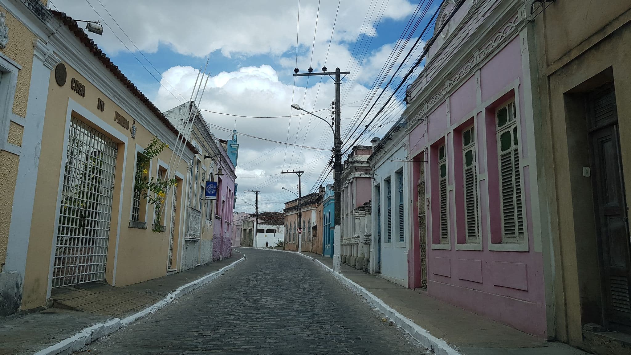 Street view near Pensionato da Nenem, Penedo — © ocarneiro (CC BY-SA · Mapillary)
