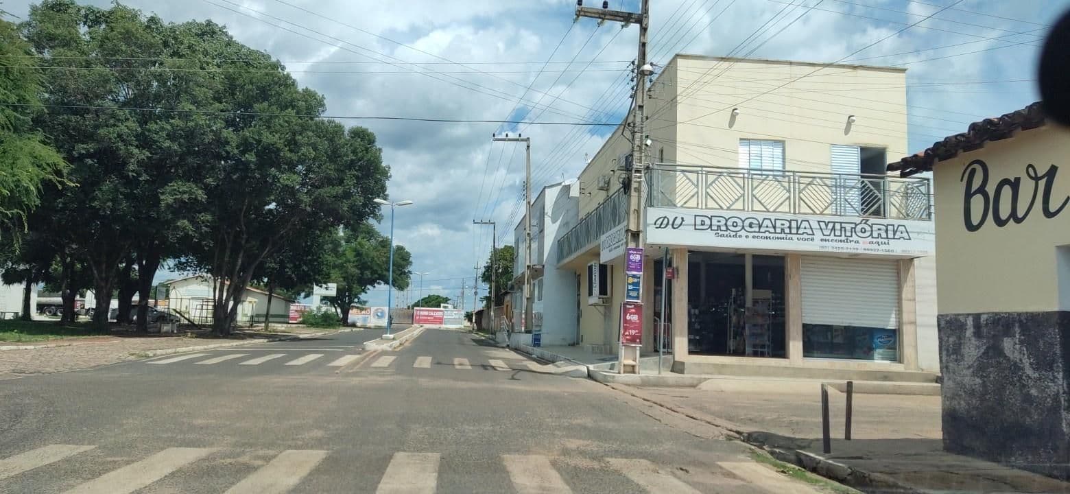 Street view near Império Motel, Valença do Piauí — © felipedantas (CC BY-SA · Mapillary)