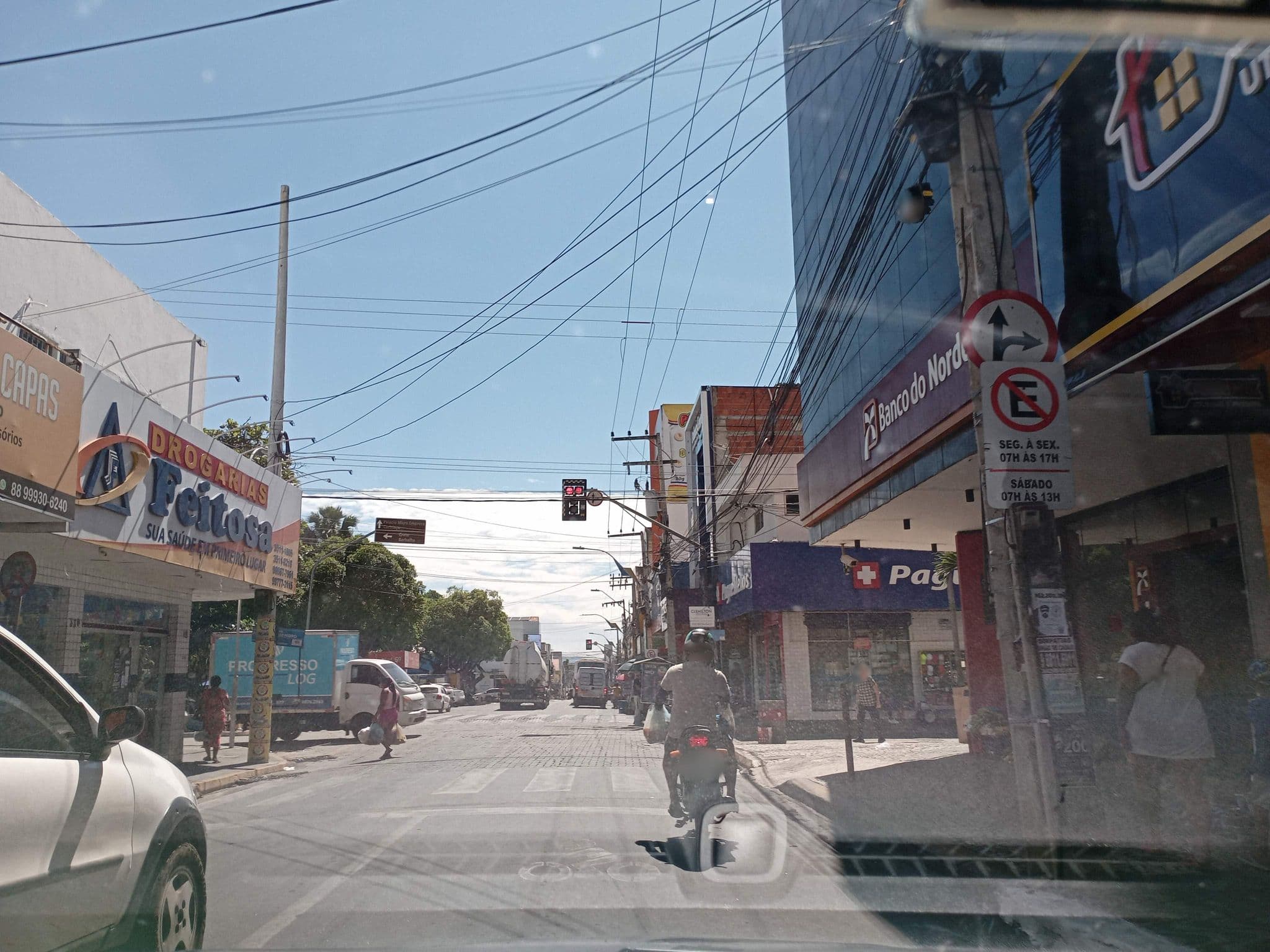 Street view near Cariri Plaza Hotel (antigo Hotel Municipal), Juazeiro do Norte — © Mapear_83 (CC BY-SA · Mapillary)